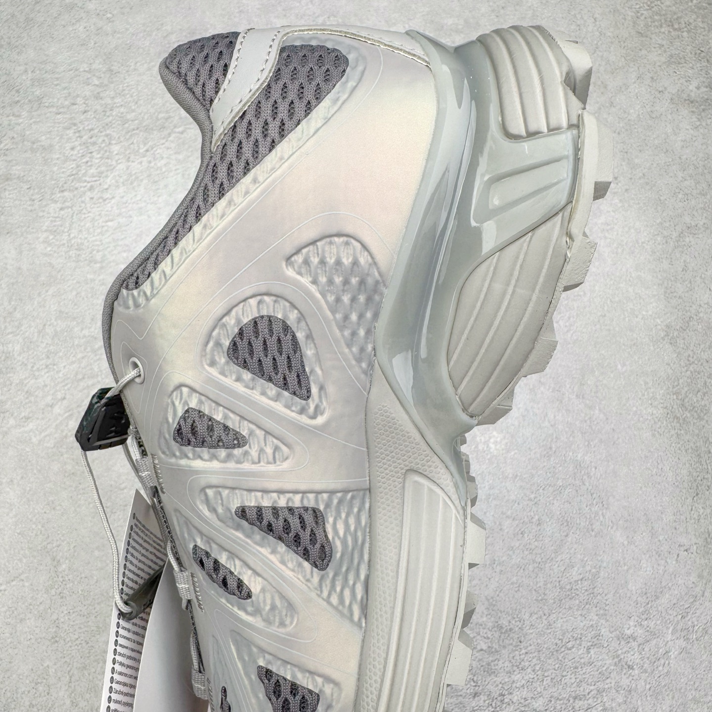 图片[7]-＃HP SALOMON XT-WHISPER 萨洛蒙圆头防滑耐磨低帮休闲越野训练城市通勤跑步鞋 男女同款 浅棕色 纯原外贸平台特供订单 耗时半年巨作 全套原纸板楦头开发 原厂特供网布配套加持 确保原汁原味 完美呈现版型 原档数据独家私模五层组合大底 男女鞋同步官方开发至46.5 原装Ortholite轻量化鞋垫 中底布带钢印编号 原厂TPU锁扣 进口港宝加持 后跟自然饱满 还原公司包裹性 鞋面以“锯齿”状的包裹系统呈现 在基色底之下加入了各种色点缀 将公司的最新技术和时尚前卫的造型融入耐用的长跑款式中 鞋面由 TPU 薄膜制成 并焊接在高耐磨网眼上 使其既时尚又坚固 由 ACS底盘支撑 可增强稳定性和支撑力 以及由橡胶凸耳 Contragrip外底覆盖的 EVA 缓冲中底 旨在应对崎岖的地形 鞋舌上的彩色Salomon 标签、Quicklace 系统以及鞋头、鞋舌和鞋跟上的附加品牌使细节更加完美 让穿着者可以轻松驾驭户外与通勤下的任何运动生活场景 无缝鞋身户外随意纵横 颜值与脚感兼备 出街通勤 绝对非常吸睛 你值得拥有 尺码：36 36.5 37.5 38 38.5 39 40 40.5 41 42 42.5 43 44 44.5 45 46 46.5 注意：偏小1码-选品中心