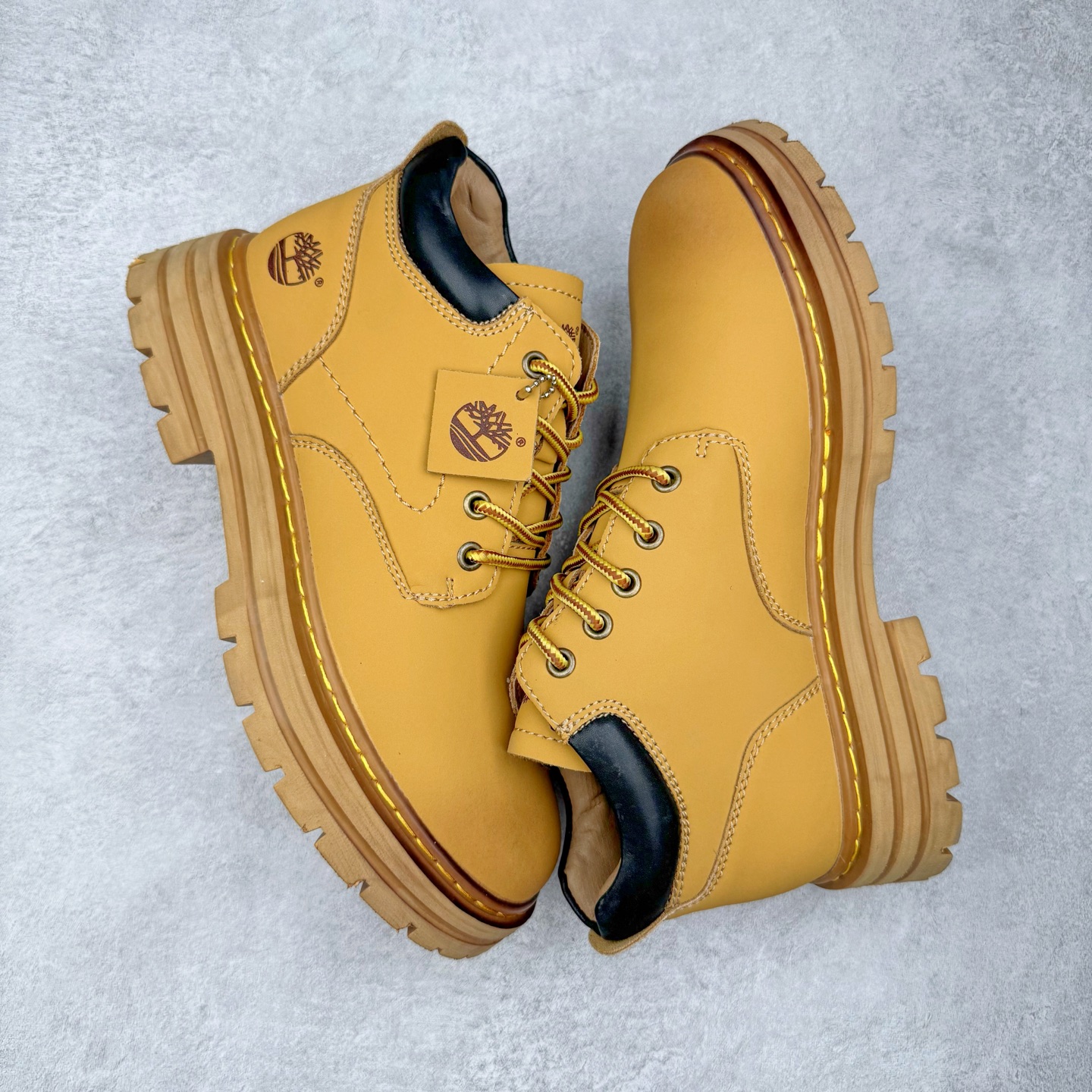 图片[3]-Timberland 天伯伦/添柏岚经典款 25ss新款中帮 经典再造 全新升级 广东大厂品质 原盒原包装 面料采用意大利🇮🇹顶级磨砂牛皮 搭配防臭防腐真皮乳胶鞋垫 给您完美的穿着体验 质量考究耐穿 型男必备 专治不帅 高品质脚感一流 独家供应 尺码：39 40 41 42 43 44 偏大一码-选品中心