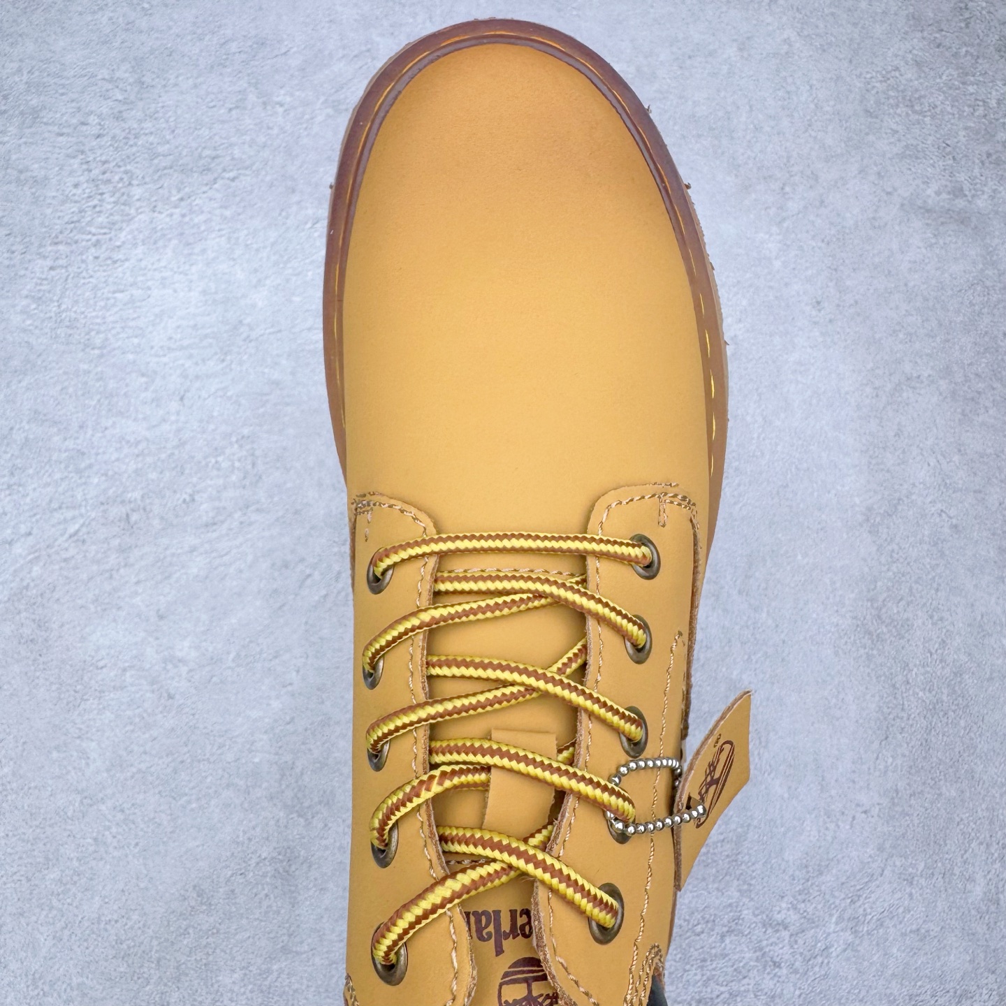 图片[4]-Timberland 天伯伦/添柏岚经典款 25ss新款中帮 经典再造 全新升级 广东大厂品质 原盒原包装 面料采用意大利🇮🇹顶级磨砂牛皮 搭配防臭防腐真皮乳胶鞋垫 给您完美的穿着体验 质量考究耐穿 型男必备 专治不帅 高品质脚感一流 独家供应 尺码：39 40 41 42 43 44 偏大一码-选品中心