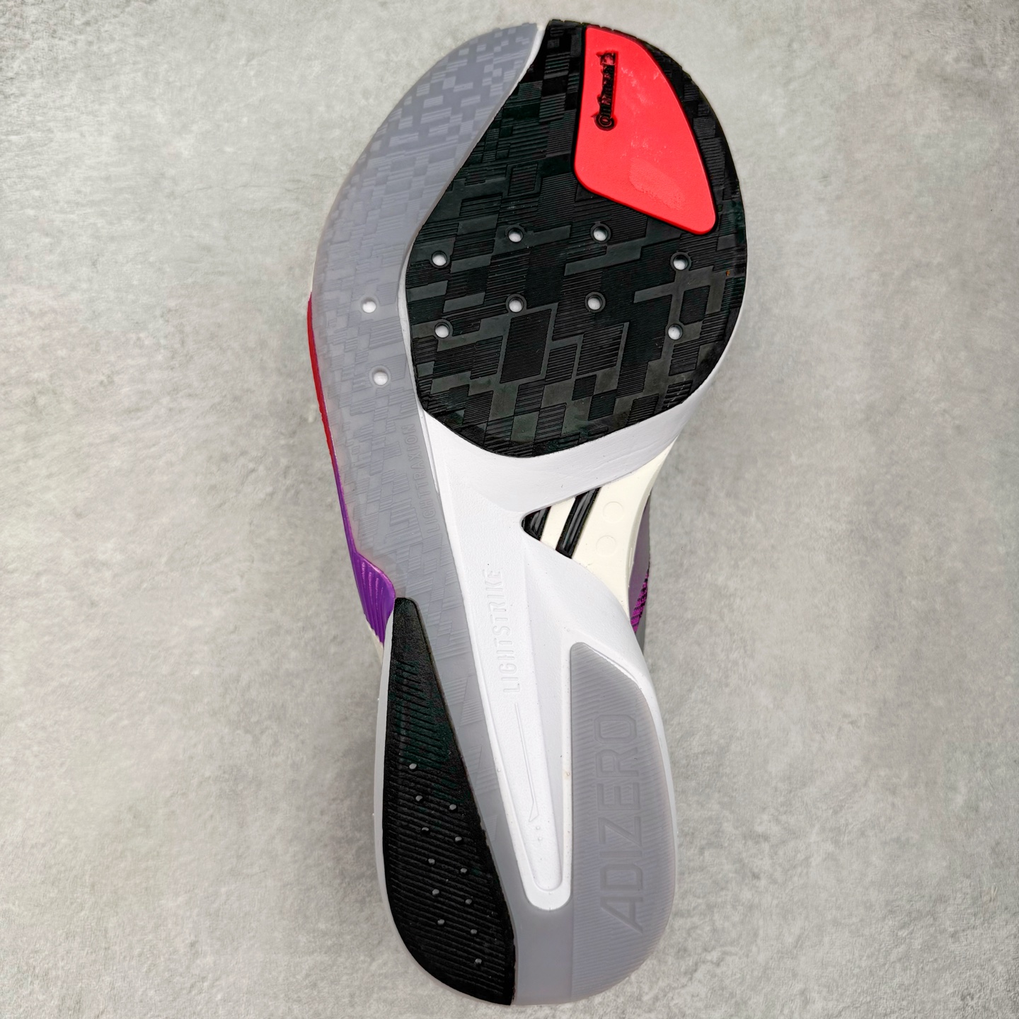 图片[9]-AD Adizero Boston 13 夏季透气网眼竞速跑鞋 JS4943 融合Lightstrike和Lightstrike Pro技术 采用乙烯/乙酸乙烯酯(EVA)材质 打造舒适中底 含ENERGYROD能量碳柱 旨在为步伐添活力 尺码：36 36.5 37 38 38.5 39 40 40.5 41 42 42.5 43 44 44.5 45-选品中心