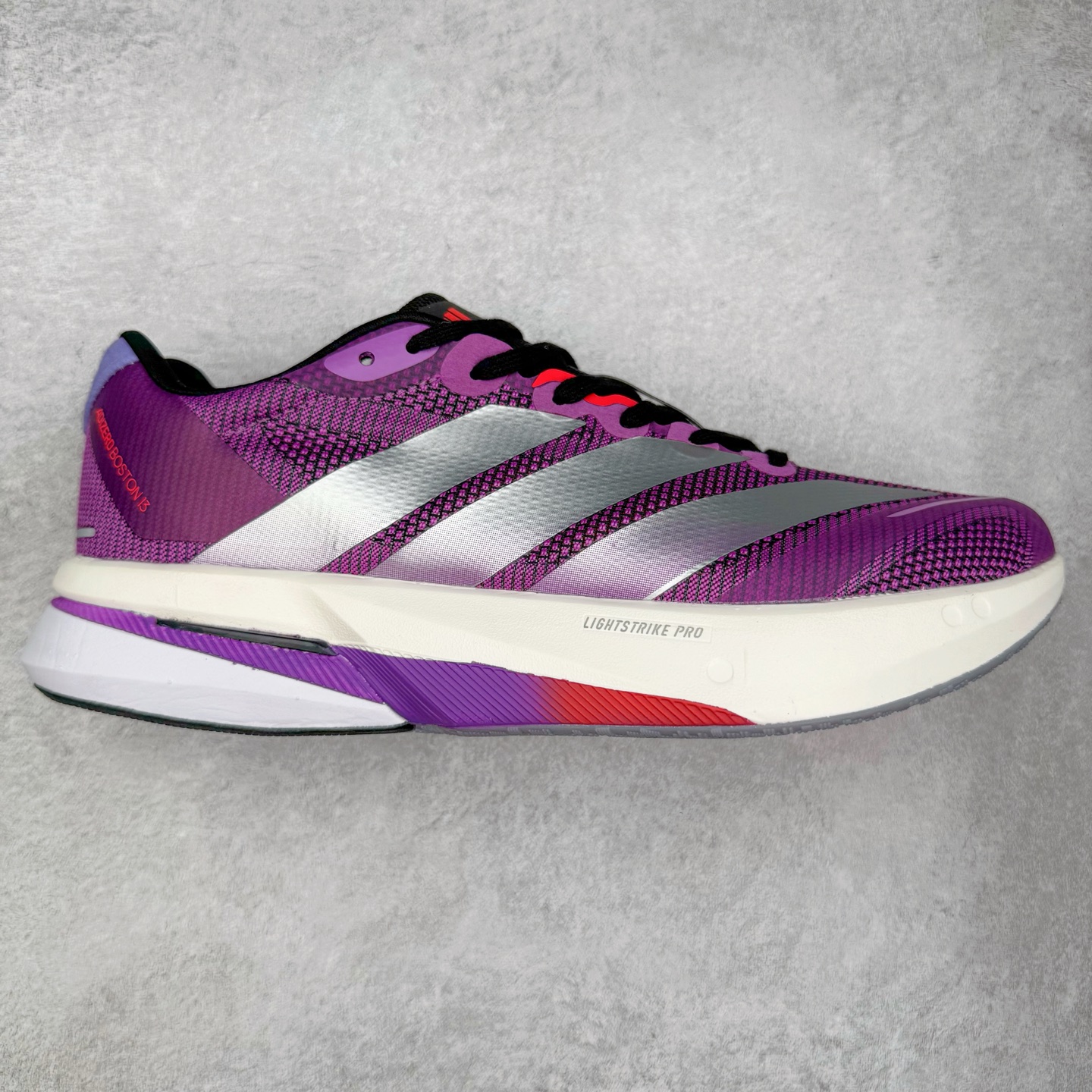 AD Adizero Boston 13 夏季透气网眼竞速跑鞋 JS4943 融合Lightstrike和Lightstrike Pro技术 采用乙烯/乙酸乙烯酯(EVA)材质 打造舒适中底 含ENERGYROD能量碳柱 旨在为步伐添活力 尺码：36 36.5 37 38 38.5 39 40 40.5 41 42 42.5 43 44 44.5 45-选品中心