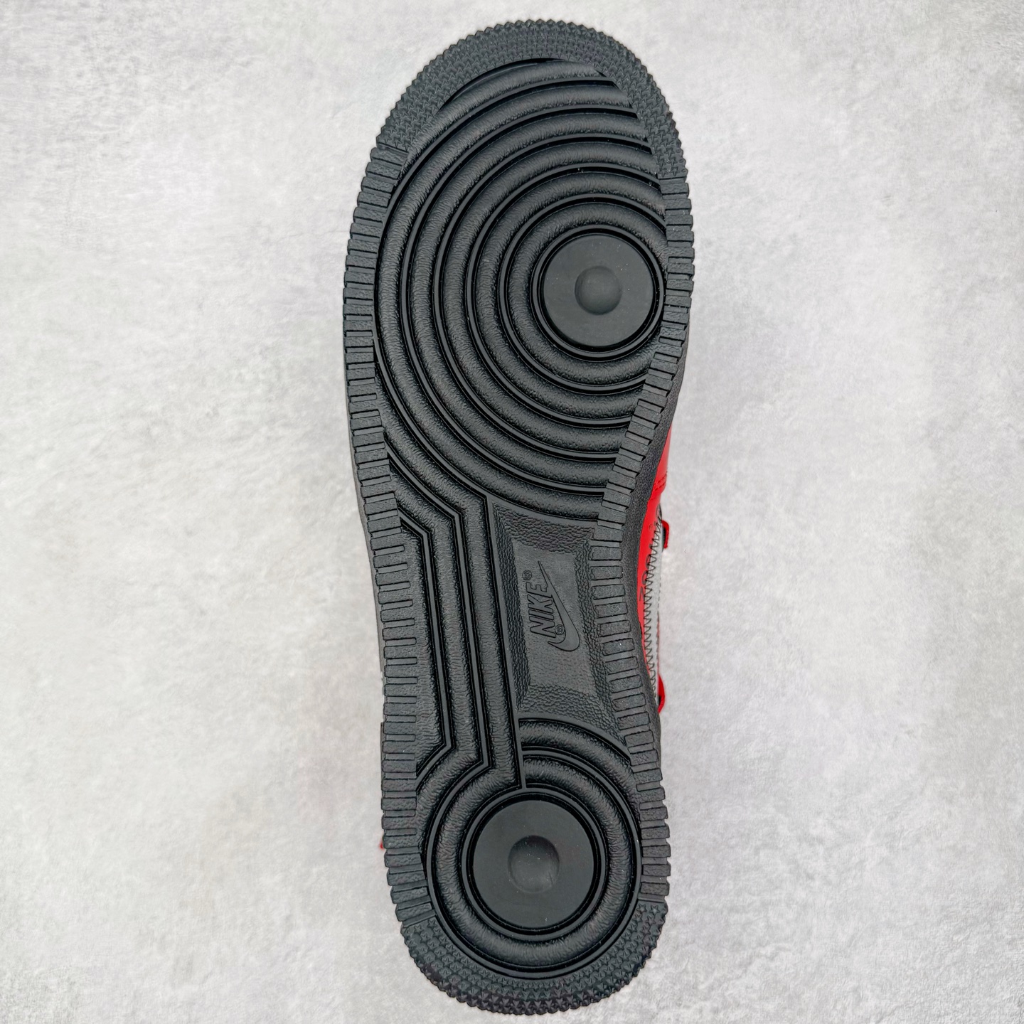 图片[9]-＃S2纯原 Off-White x NK Air Force 1 \\\”Red\\\” 空军一号 OW联名红色艺术馆 DD1876-600 全套原‮原楦‬纸版开发 越南原‮大装‬底 重金采购原厂Prime Asia贝利进口皮料 内侧标语字体三段大小 原厂油墨加持 色泽亮度 高频效果一致 全鞋电脑针车 工整有序 视觉效果满分 原厂拉帮手法 标准四线 密度针距针孔大小控制到位 原装反口里网布海绵 正确卡色网眼大小 原厂港宝加持完美还原灵魂版型 原盒原配从里到外百分百还原 内置Sole气垫 中底白色背胶 尺码：36 36.5 37.5 38 38.5 39 40 40.5 41 42 42.5 43 44 44.5 45 46 47.5 48.5-选品中心