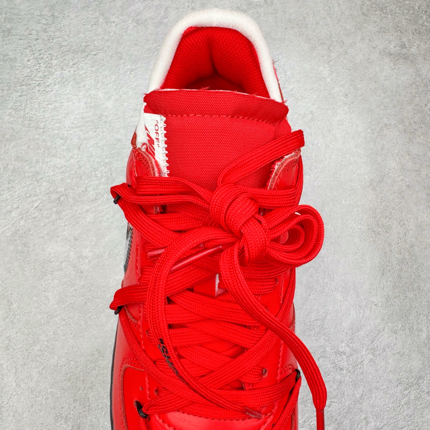 图片[5]-＃S2纯原 Off-White x NK Air Force 1 \\\”Red\\\” 空军一号 OW联名红色艺术馆 DD1876-600 全套原‮原楦‬纸版开发 越南原‮大装‬底 重金采购原厂Prime Asia贝利进口皮料 内侧标语字体三段大小 原厂油墨加持 色泽亮度 高频效果一致 全鞋电脑针车 工整有序 视觉效果满分 原厂拉帮手法 标准四线 密度针距针孔大小控制到位 原装反口里网布海绵 正确卡色网眼大小 原厂港宝加持完美还原灵魂版型 原盒原配从里到外百分百还原 内置Sole气垫 中底白色背胶 尺码：36 36.5 37.5 38 38.5 39 40 40.5 41 42 42.5 43 44 44.5 45 46 47.5 48.5-选品中心