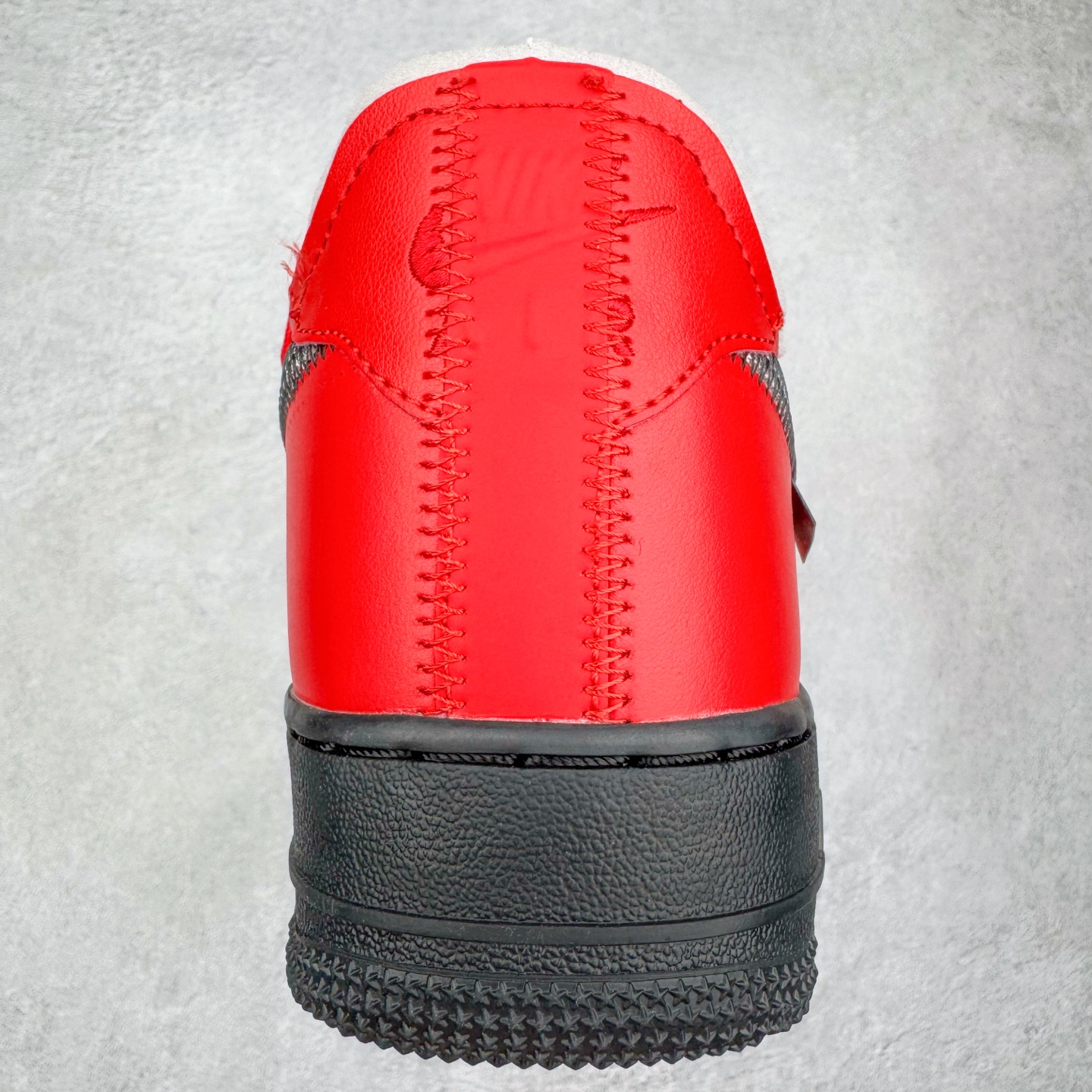 图片[8]-＃S2纯原 Off-White x NK Air Force 1 \\\”Red\\\” 空军一号 OW联名红色艺术馆 DD1876-600 全套原‮原楦‬纸版开发 越南原‮大装‬底 重金采购原厂Prime Asia贝利进口皮料 内侧标语字体三段大小 原厂油墨加持 色泽亮度 高频效果一致 全鞋电脑针车 工整有序 视觉效果满分 原厂拉帮手法 标准四线 密度针距针孔大小控制到位 原装反口里网布海绵 正确卡色网眼大小 原厂港宝加持完美还原灵魂版型 原盒原配从里到外百分百还原 内置Sole气垫 中底白色背胶 尺码：36 36.5 37.5 38 38.5 39 40 40.5 41 42 42.5 43 44 44.5 45 46 47.5 48.5-选品中心