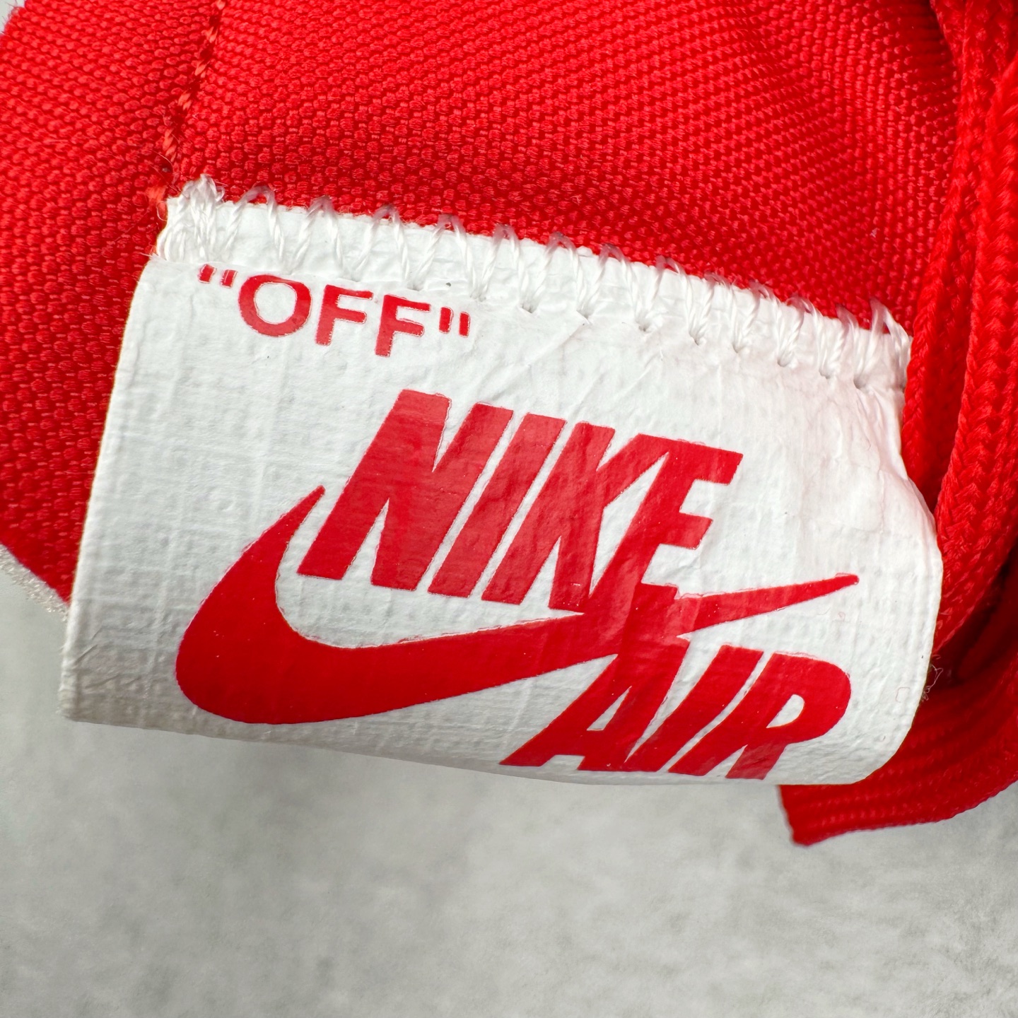 图片[13]-＃S2纯原 Off-White x NK Air Force 1 \\\”Red\\\” 空军一号 OW联名红色艺术馆 DD1876-600 全套原‮原楦‬纸版开发 越南原‮大装‬底 重金采购原厂Prime Asia贝利进口皮料 内侧标语字体三段大小 原厂油墨加持 色泽亮度 高频效果一致 全鞋电脑针车 工整有序 视觉效果满分 原厂拉帮手法 标准四线 密度针距针孔大小控制到位 原装反口里网布海绵 正确卡色网眼大小 原厂港宝加持完美还原灵魂版型 原盒原配从里到外百分百还原 内置Sole气垫 中底白色背胶 尺码：36 36.5 37.5 38 38.5 39 40 40.5 41 42 42.5 43 44 44.5 45 46 47.5 48.5-选品中心