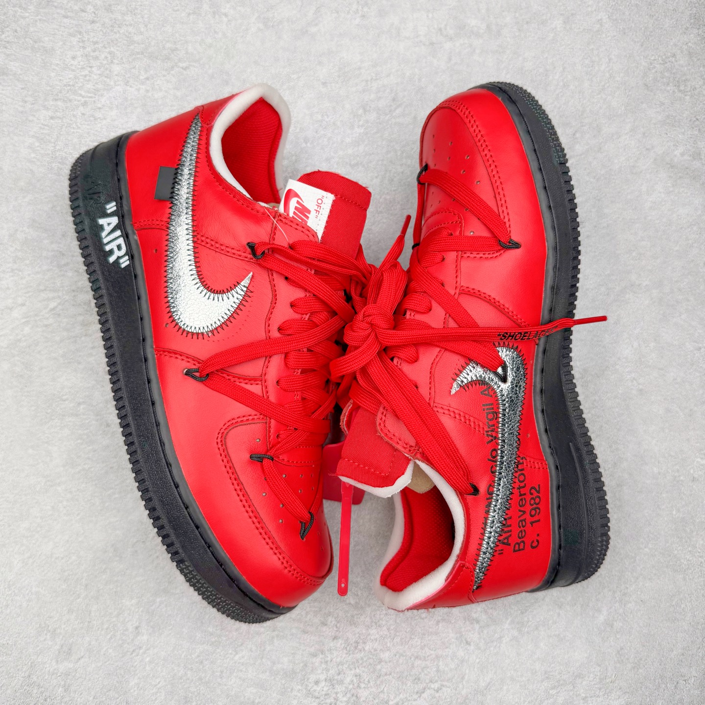 图片[3]-＃S2纯原 Off-White x NK Air Force 1 \\\”Red\\\” 空军一号 OW联名红色艺术馆 DD1876-600 全套原‮原楦‬纸版开发 越南原‮大装‬底 重金采购原厂Prime Asia贝利进口皮料 内侧标语字体三段大小 原厂油墨加持 色泽亮度 高频效果一致 全鞋电脑针车 工整有序 视觉效果满分 原厂拉帮手法 标准四线 密度针距针孔大小控制到位 原装反口里网布海绵 正确卡色网眼大小 原厂港宝加持完美还原灵魂版型 原盒原配从里到外百分百还原 内置Sole气垫 中底白色背胶 尺码：36 36.5 37.5 38 38.5 39 40 40.5 41 42 42.5 43 44 44.5 45 46 47.5 48.5-选品中心