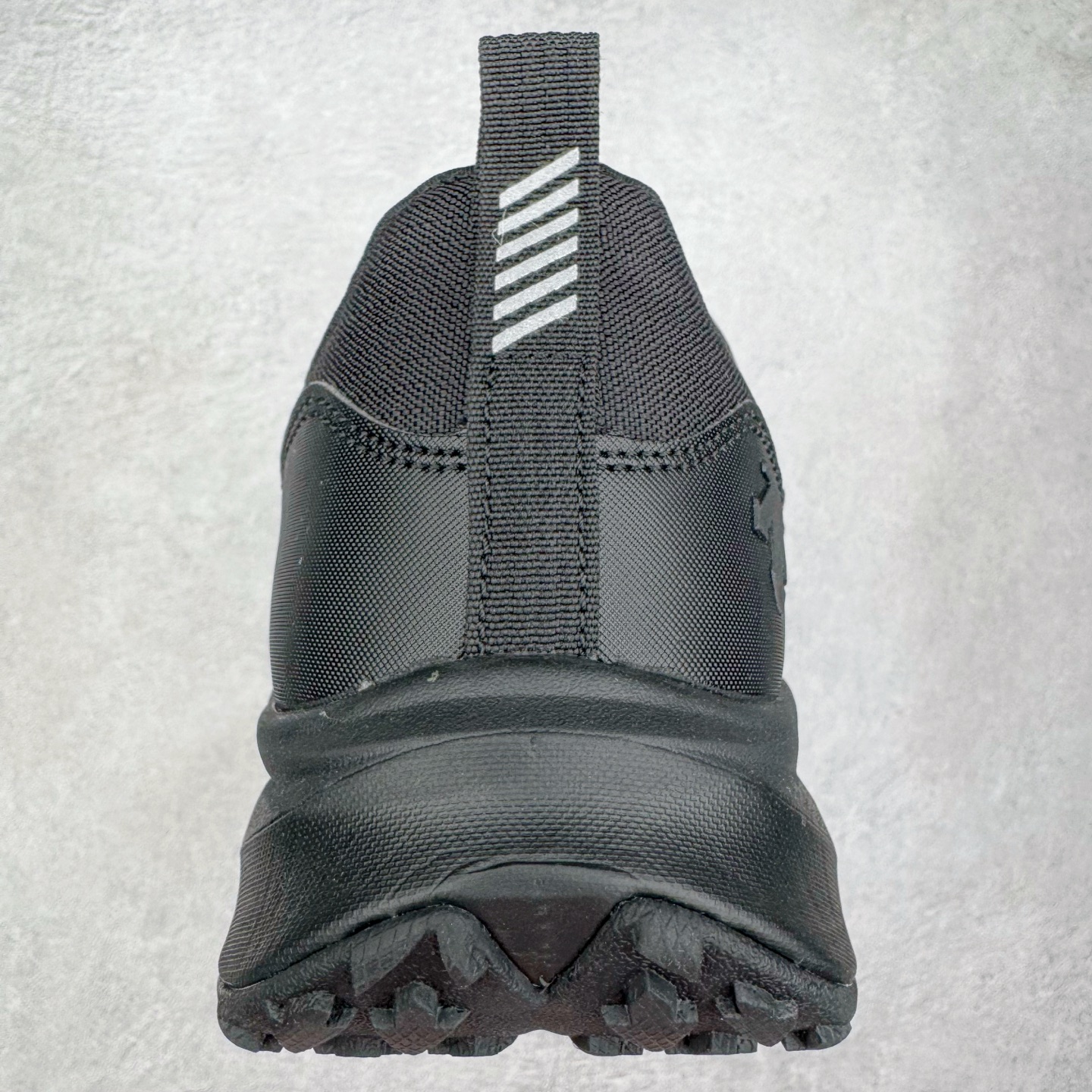 图片[8]-＃HP 迪桑特DESCENTE LAVITATE 2 舒适百搭防滑耐磨防水低帮休闲训练城市通勤跑步鞋 DESCENTE（迪桑特）创立于1935年，品牌名取自法语词汇，意为“滑降”。品牌箭头标识代表滑雪的三种技术“高速直线滑行”、“穿越”和“侧滑”，也寓意品牌在打造高端专业运动产品中不断追求完美的创新精神，致力于成为中国高端专业滑雪、综训、女子、铁人三项、高尔夫的第一品牌。尺码：39 40 40.5 41 42 42.5 43 44 44.5 45-选品中心