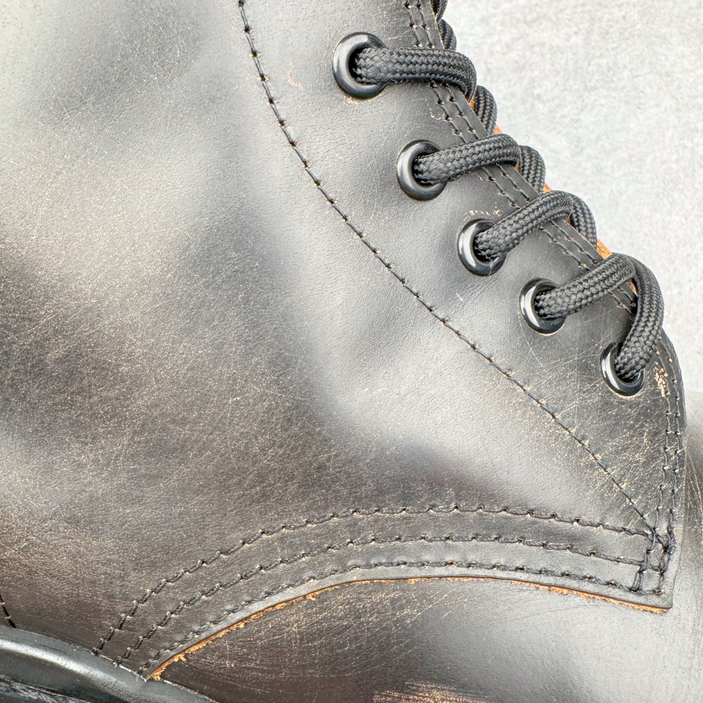 图片[19]-＃GD广顶 Balenciaga Strike 巴黎世家头层牛皮擦旧短筒马丁靴 原版购入开发 做货 极致做旧 巴黎世家做旧的款式百分之90都是好看的 这双靴子也不例外 破旧风格 双层材质 外层粗帆布做了磨损和褪色处理 内层做了透气网状里布 比较惊艳的是鞋底和鞋侧橡胶 原版定制进口做旧帆布 原版进口透气网里 原版开模橡胶大底 增高底厚5CM超显大长腿NCC 尺码： 39 40 41 42 43 44 45-选品中心