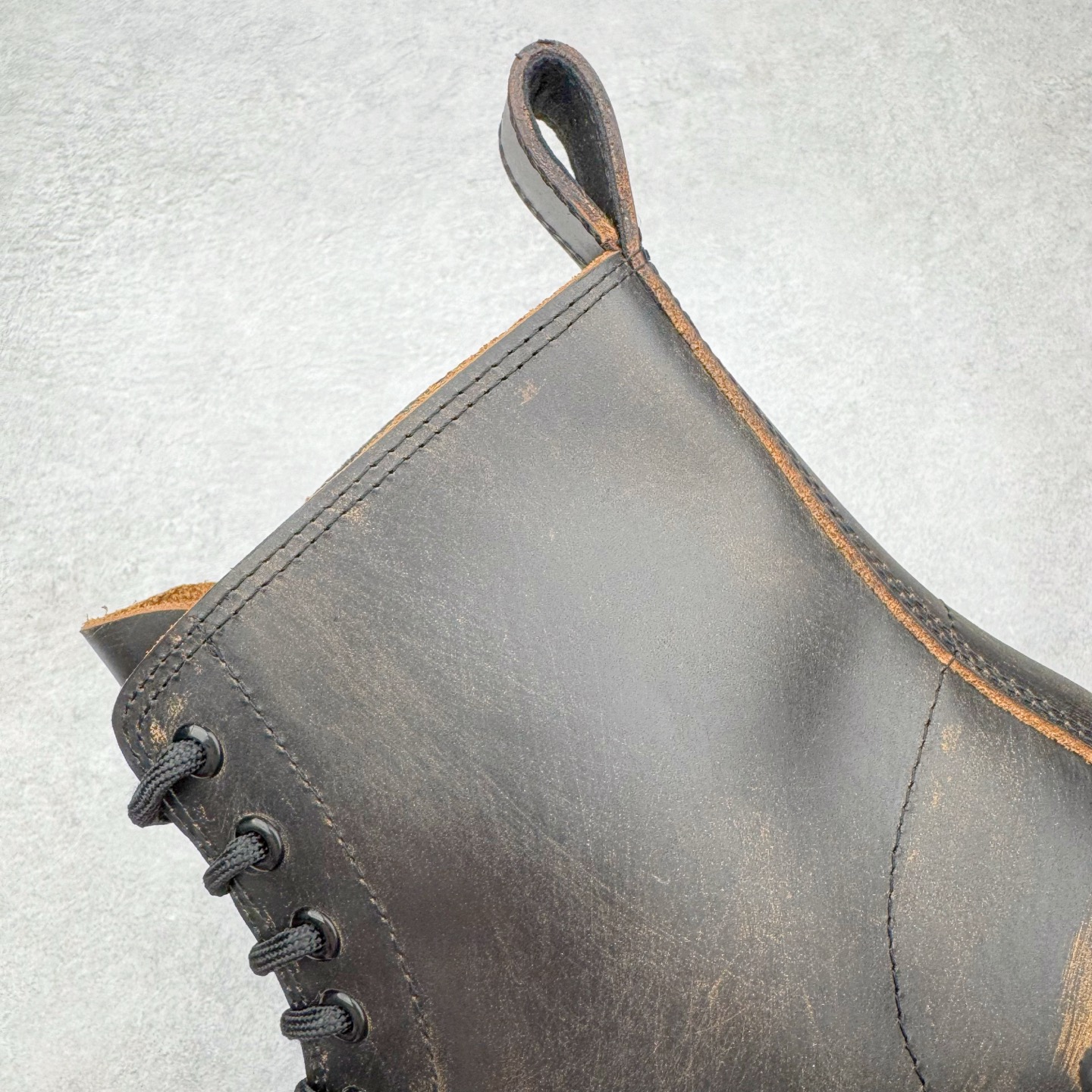 图片[13]-＃GD广顶 Balenciaga Strike 巴黎世家头层牛皮擦旧短筒马丁靴 原版购入开发 做货 极致做旧 巴黎世家做旧的款式百分之90都是好看的 这双靴子也不例外 破旧风格 双层材质 外层粗帆布做了磨损和褪色处理 内层做了透气网状里布 比较惊艳的是鞋底和鞋侧橡胶 原版定制进口做旧帆布 原版进口透气网里 原版开模橡胶大底 增高底厚5CM超显大长腿NCC 尺码： 39 40 41 42 43 44 45-选品中心