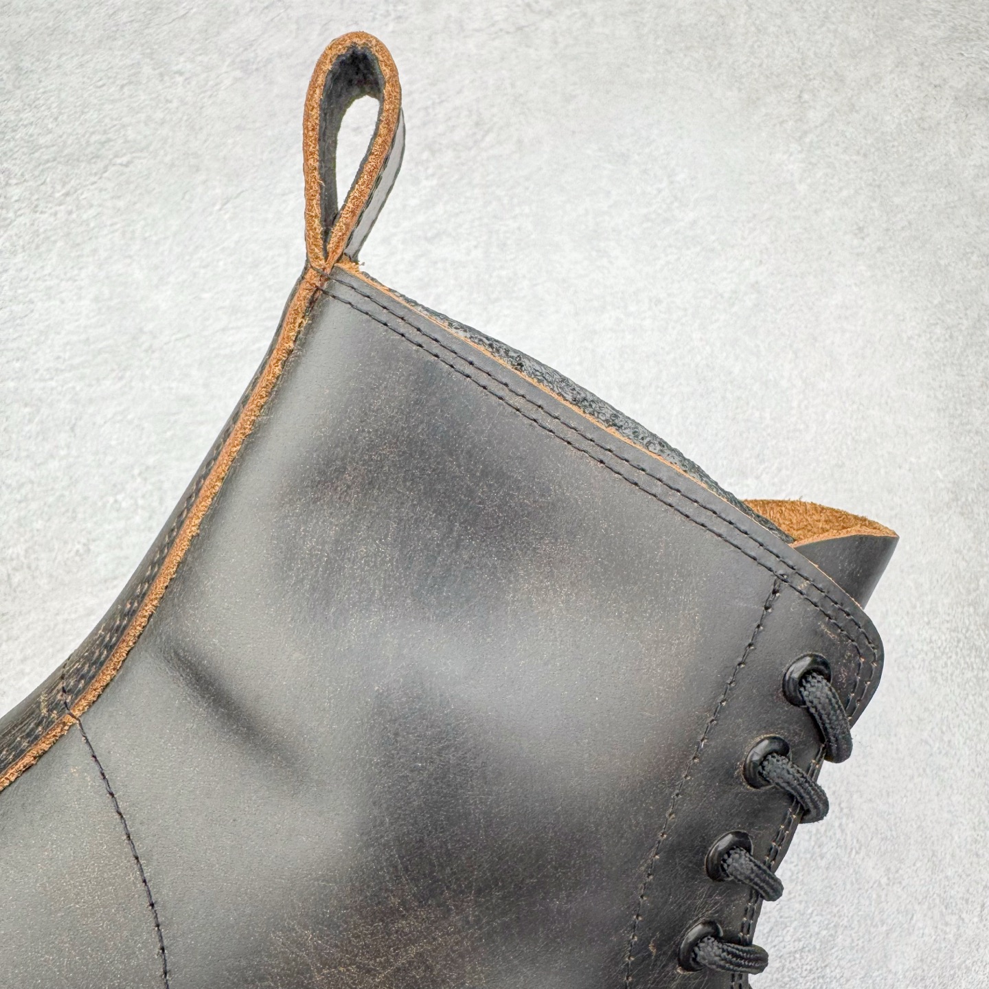 图片[18]-＃GD广顶 Balenciaga Strike 巴黎世家头层牛皮擦旧短筒马丁靴 原版购入开发 做货 极致做旧 巴黎世家做旧的款式百分之90都是好看的 这双靴子也不例外 破旧风格 双层材质 外层粗帆布做了磨损和褪色处理 内层做了透气网状里布 比较惊艳的是鞋底和鞋侧橡胶 原版定制进口做旧帆布 原版进口透气网里 原版开模橡胶大底 增高底厚5CM超显大长腿NCC 尺码： 39 40 41 42 43 44 45-选品中心