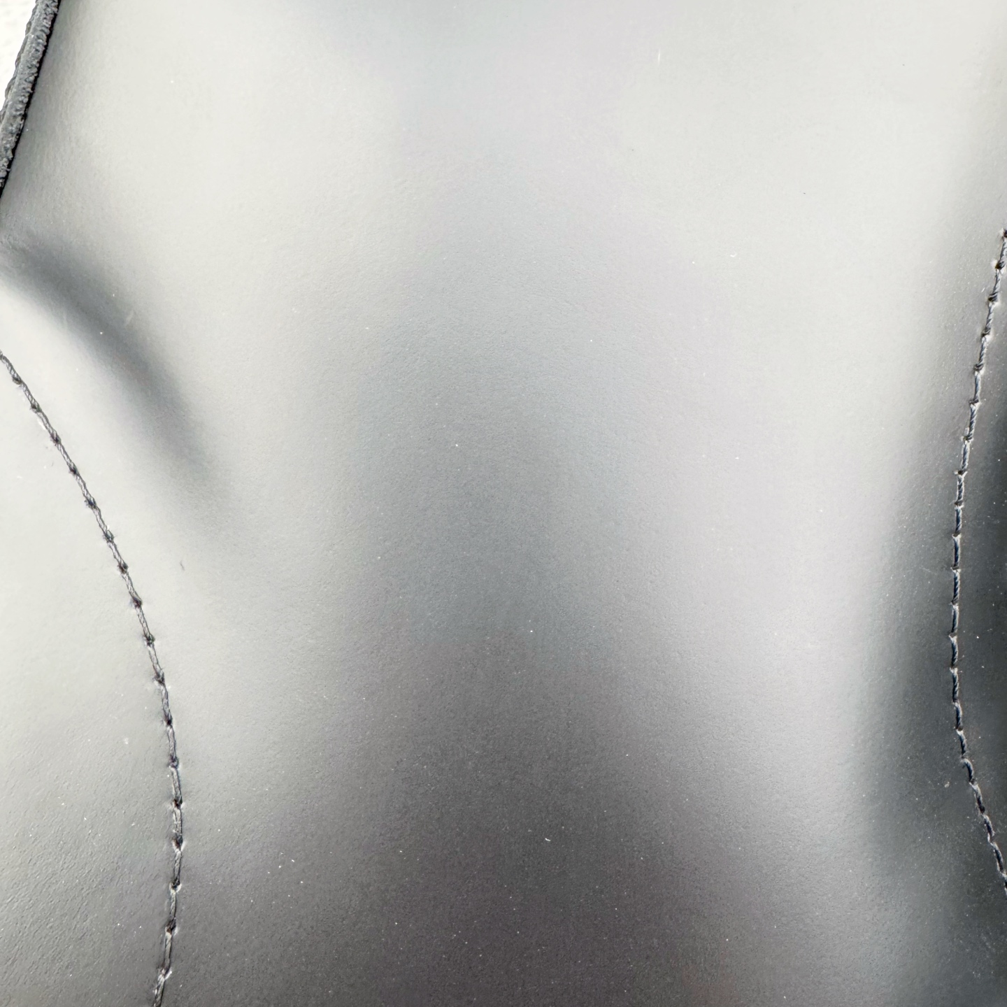 图片[15]-＃GD广顶 Balenciaga Strike 巴黎世家头层牛皮短筒马丁靴 原版购入开发 做货 极致做旧 巴黎世家做旧的款式百分之90都是好看的 这双靴子也不例外 破旧风格 双层材质 外层粗帆布做了磨损和褪色处理 内层做了透气网状里布 比较惊艳的是鞋底和鞋侧橡胶 原版定制进口做旧帆布 原版进口透气网里 原版开模橡胶大底 增高底厚5CM超显大长腿NCC 尺码： 39 40 41 42 43 44 45-选品中心