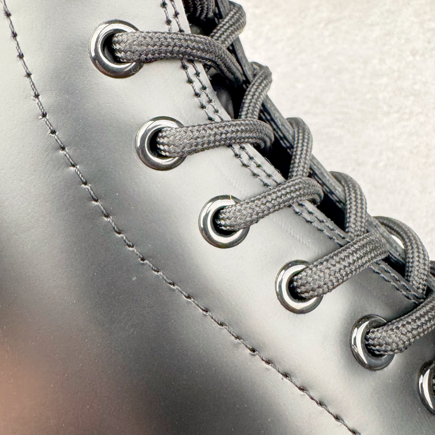 图片[16]-＃GD广顶 Balenciaga Strike 巴黎世家头层牛皮短筒马丁靴 原版购入开发 做货 极致做旧 巴黎世家做旧的款式百分之90都是好看的 这双靴子也不例外 破旧风格 双层材质 外层粗帆布做了磨损和褪色处理 内层做了透气网状里布 比较惊艳的是鞋底和鞋侧橡胶 原版定制进口做旧帆布 原版进口透气网里 原版开模橡胶大底 增高底厚5CM超显大长腿NCC 尺码： 39 40 41 42 43 44 45-选品中心