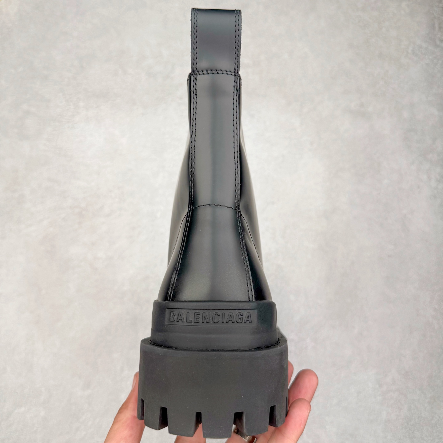 图片[8]-＃GD广顶 Balenciaga Strike 巴黎世家头层牛皮短筒马丁靴 原版购入开发 做货 极致做旧 巴黎世家做旧的款式百分之90都是好看的 这双靴子也不例外 破旧风格 双层材质 外层粗帆布做了磨损和褪色处理 内层做了透气网状里布 比较惊艳的是鞋底和鞋侧橡胶 原版定制进口做旧帆布 原版进口透气网里 原版开模橡胶大底 增高底厚5CM超显大长腿NCC 尺码： 39 40 41 42 43 44 45-选品中心