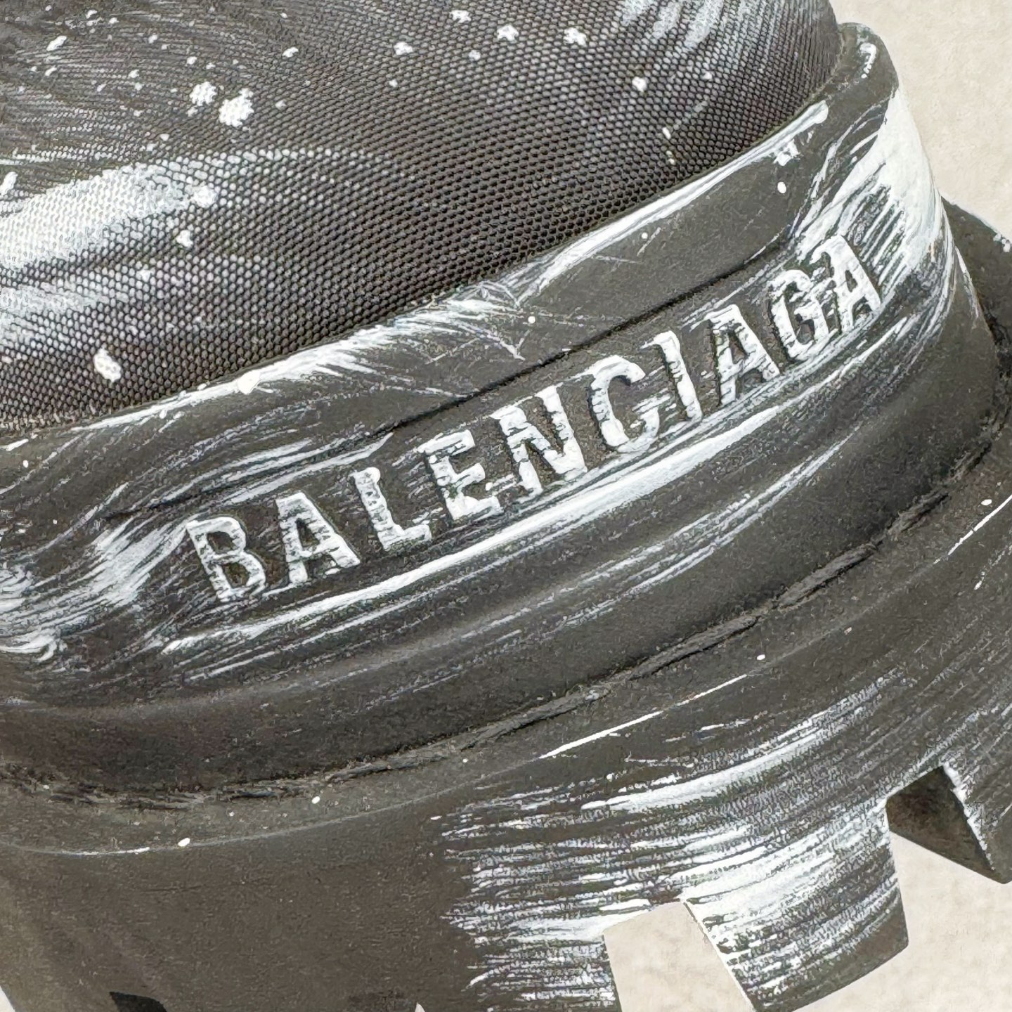 图片[17]-＃GD广顶 Balenciaga Strike 巴黎世家水洗泼墨短筒马丁靴 原版购入开发 做货 极致做旧 巴黎世家做旧的款式百分之90都是好看的 这双靴子也不例外 破旧风格 双层材质 外层粗帆布做了磨损和褪色处理 内层做了透气网状里布 比较惊艳的是鞋底和鞋侧橡胶 原版定制进口做旧帆布 原版进口透气网里 原版开模橡胶大底 增高底厚5CM超显大长腿NCC 尺码： 39 40 41 42 43 44 45-选品中心