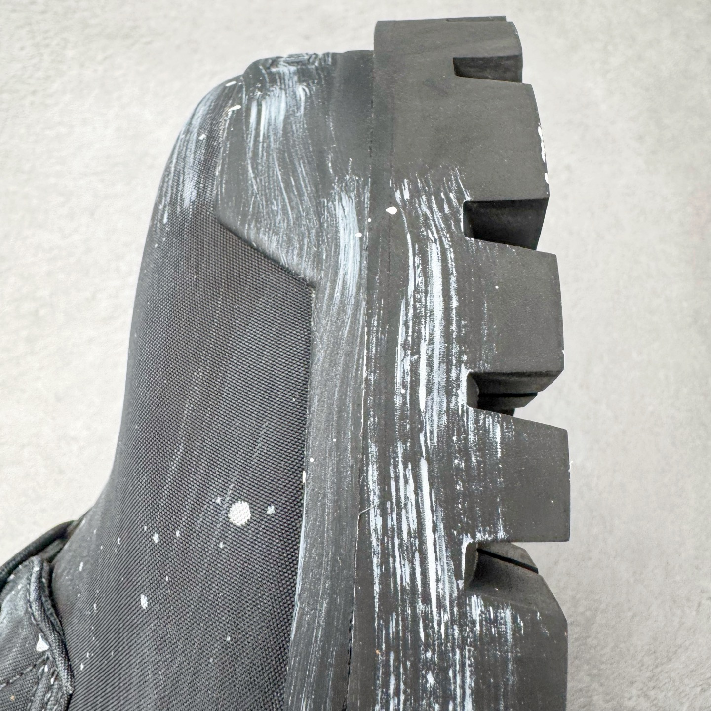 图片[19]-＃GD广顶 Balenciaga Strike 巴黎世家水洗泼墨短筒马丁靴 原版购入开发 做货 极致做旧 巴黎世家做旧的款式百分之90都是好看的 这双靴子也不例外 破旧风格 双层材质 外层粗帆布做了磨损和褪色处理 内层做了透气网状里布 比较惊艳的是鞋底和鞋侧橡胶 原版定制进口做旧帆布 原版进口透气网里 原版开模橡胶大底 增高底厚5CM超显大长腿NCC 尺码： 39 40 41 42 43 44 45-选品中心