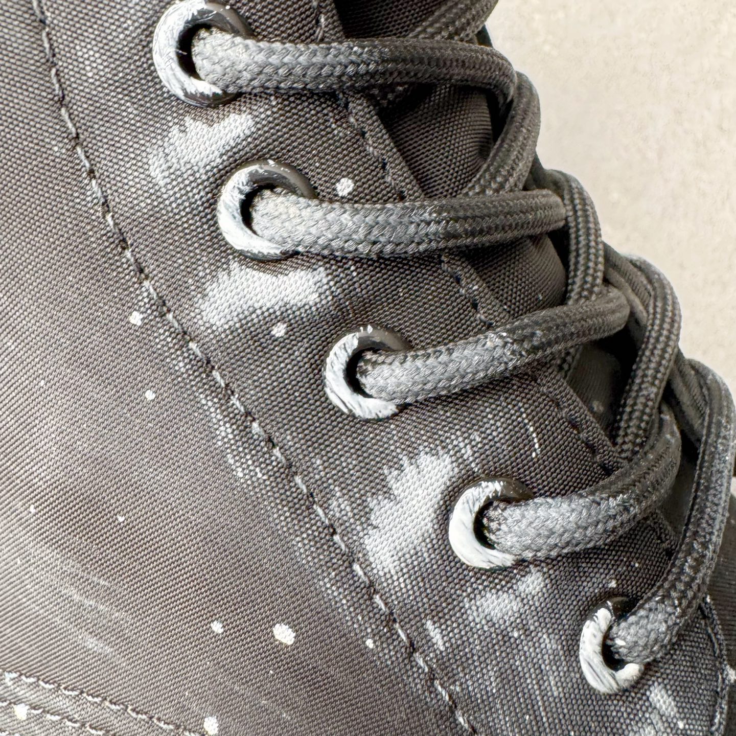 图片[21]-＃GD广顶 Balenciaga Strike 巴黎世家水洗泼墨短筒马丁靴 原版购入开发 做货 极致做旧 巴黎世家做旧的款式百分之90都是好看的 这双靴子也不例外 破旧风格 双层材质 外层粗帆布做了磨损和褪色处理 内层做了透气网状里布 比较惊艳的是鞋底和鞋侧橡胶 原版定制进口做旧帆布 原版进口透气网里 原版开模橡胶大底 增高底厚5CM超显大长腿NCC 尺码： 39 40 41 42 43 44 45-选品中心