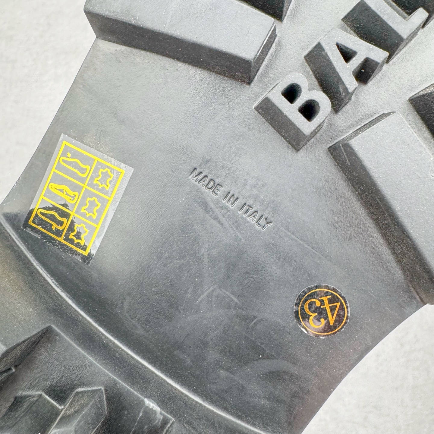 图片[11]-＃GD广顶 Balenciaga Strike 巴黎世家水洗泼墨短筒马丁靴 原版购入开发 做货 极致做旧 巴黎世家做旧的款式百分之90都是好看的 这双靴子也不例外 破旧风格 双层材质 外层粗帆布做了磨损和褪色处理 内层做了透气网状里布 比较惊艳的是鞋底和鞋侧橡胶 原版定制进口做旧帆布 原版进口透气网里 原版开模橡胶大底 增高底厚5CM超显大长腿NCC 尺码： 39 40 41 42 43 44 45-选品中心