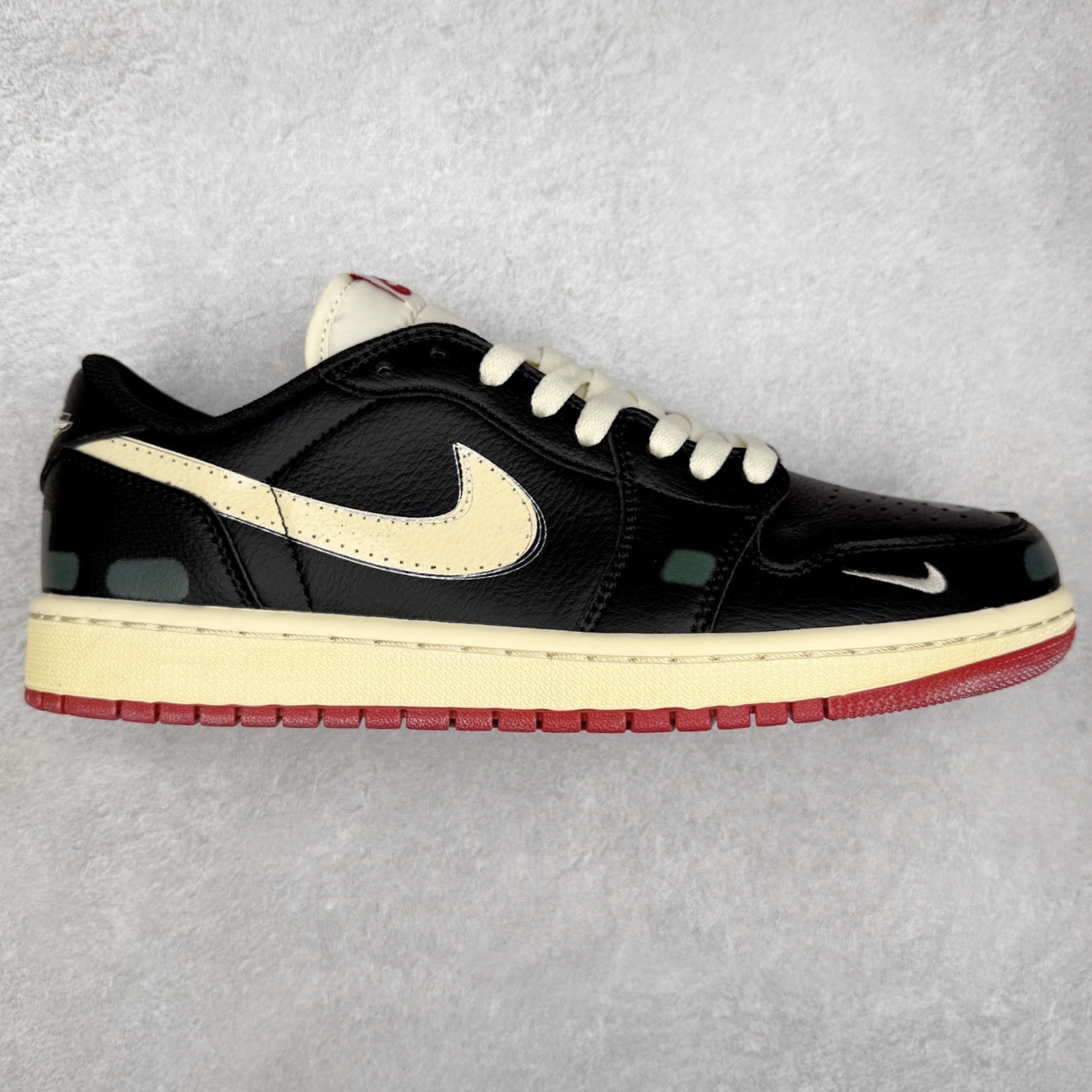 ＃K版 Air Jordan AJ1 Low 低帮 IB8958-001 全新流水线出品 DT版本唯一平替选择 市场第二梯队最强版 全部原鞋开发 原楦原纸板开发 全鞋电脑针车 原厂内置全掌气垫 原盒内在原标 唯一Zp原版鞋带绑法 免检产品 全新2022版型 全头层皮料 完美零毛边处理 原厂配置全掌气垫 价格定位良心 几十个配色陆续出货 实拍调校N版已经零色差零失真 百分百还原实物色彩所见即所得 不存在货不对板色差等低级问题 选购参考实物拍摄 不混卖不参货 只用心做好货严格选品 承诺混一赔十 尺码：36 36.5 37.5 38 38.5 39 40 40.5 41 42 42.5 43 44 44.5 45-选品中心