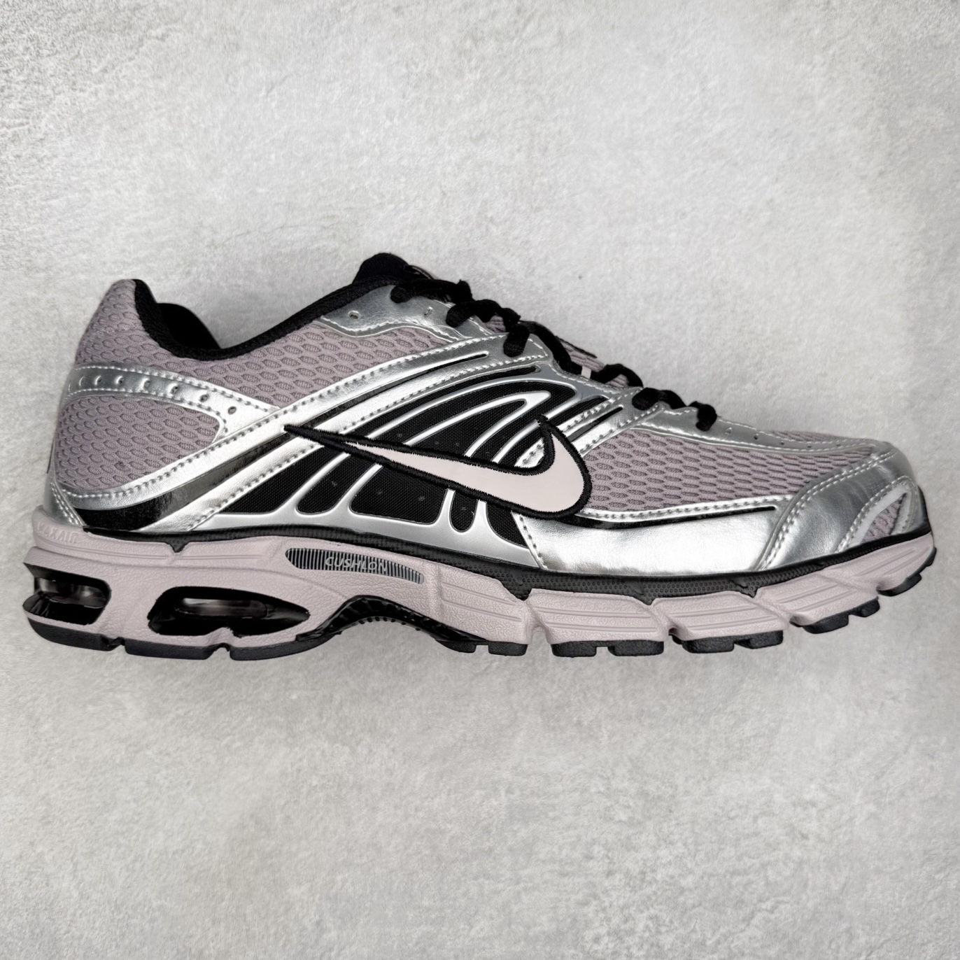 NK Air Max Moto 2K 舒适百搭耐磨 低帮跑步鞋 HQ2056-200 实拍调校N版已经零色差零失真 百分百还原实物色彩所见即所得 不存在货不对板色差等低级问题 选购参考实物拍摄 不混卖不参货 只用心做好货严格选品 承诺混一赔十 尺码：36 36.5 37.5 38 38.5 39 40 40.5 41 42 42.5 43 44 44.5 45-选品中心