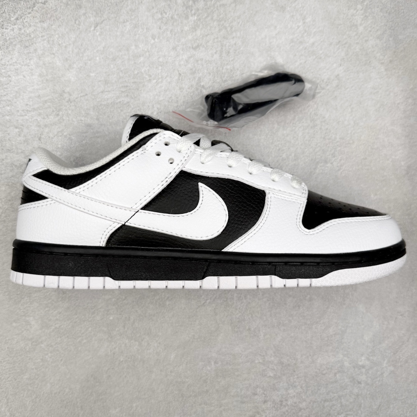 #福利特价 NK SB Dunk Low 低帮系列滑板鞋 白菜价 万双库存轰炸 大厂出品 极力推荐 全套原楦原模倾力打造完美版型 独家原厂航空铝磨具打磨大底 鞋头坡度极致还原 原盒原配 尺码:36 36.5 37.5 38 38.5 39 40 40.5 41 42 42.5 43 44 44.5 45 46 47.5-选品中心