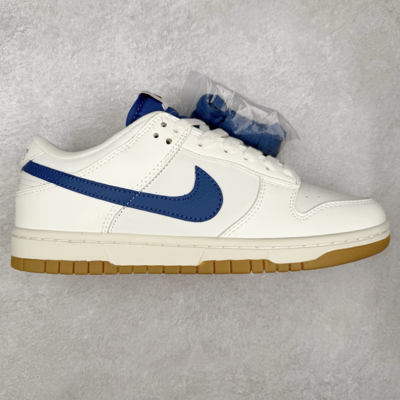 图片[3]-＃福利特价 NK SB Dunk Low 低帮系列滑板鞋 白菜价 万双库存轰炸 大厂出品 极力推荐 全套原楦原模倾力打造完美版型 独家原厂航空铝磨具打磨大底 鞋头坡度极致还原 原盒原配 尺码：36 36.5 37.5 38 38.5 39 40 40.5 41 42 42.5 43 44 44.5 45 46 47.5-选品中心