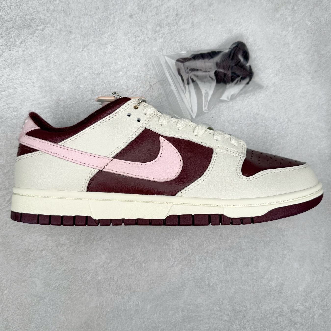 图片[9]-＃福利特价 NK SB Dunk Low 低帮系列滑板鞋 白菜价 万双库存轰炸 大厂出品 极力推荐 全套原楦原模倾力打造完美版型 独家原厂航空铝磨具打磨大底 鞋头坡度极致还原 原盒原配 尺码：36 36.5 37.5 38 38.5 39 40 40.5 41 42 42.5 43 44 44.5 45 46 47.5-选品中心