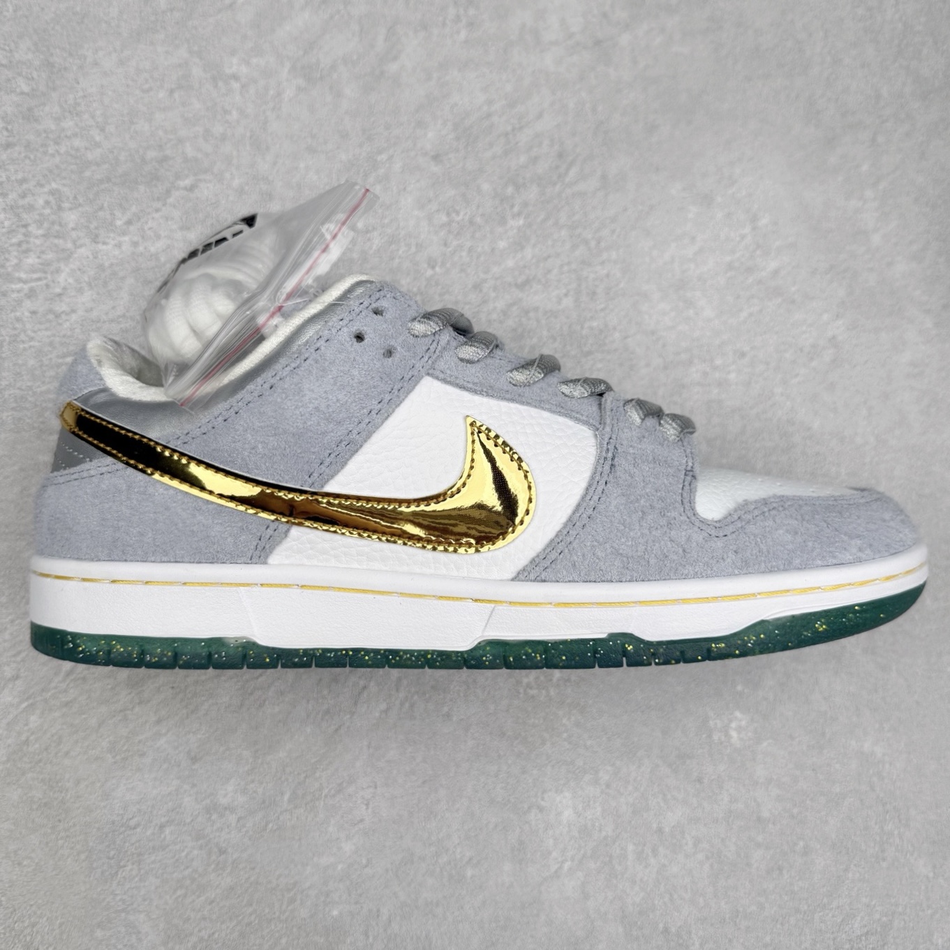 图片[6]-＃福利特价 NK SB Dunk Low 低帮系列滑板鞋 白菜价 万双库存轰炸 大厂出品 极力推荐 全套原楦原模倾力打造完美版型 独家原厂航空铝磨具打磨大底 鞋头坡度极致还原 原盒原配 尺码：36 36.5 37.5 38 38.5 39 40 40.5 41 42 42.5 43 44 44.5 45 46 47.5-选品中心