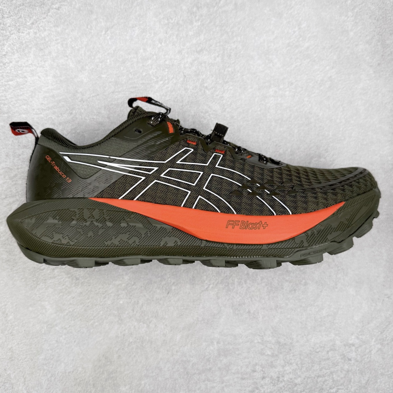 图片[3]-Asics GEL-TRABUCO 13 GTX 亚瑟士舒适百搭轻便透气减震低帮跑步鞋 ASICS（亚瑟士）是日本实业家鬼冢喜八郎创立的跑鞋运动品牌，名字想法源自著名的拉丁谚语“AnimaSana In Corpore Sano”，意为“健全的精神寓于强健的体魄”。正如其名字的含义，ASICS亚瑟士一直坚信保持身体的健康与活力是打造健康快乐的生活方式的最佳途径。亚瑟士的跑鞋、篮球鞋等系列集专业与美貌于一身，拥有极高的热度。2016年，ASICS在“2016年日本最佳全球品牌”排行榜名列第17名。尺码：36 37 37.5 38 39 39.5 40 40.5 41.5 42 42.5 43.5 44 45-选品中心