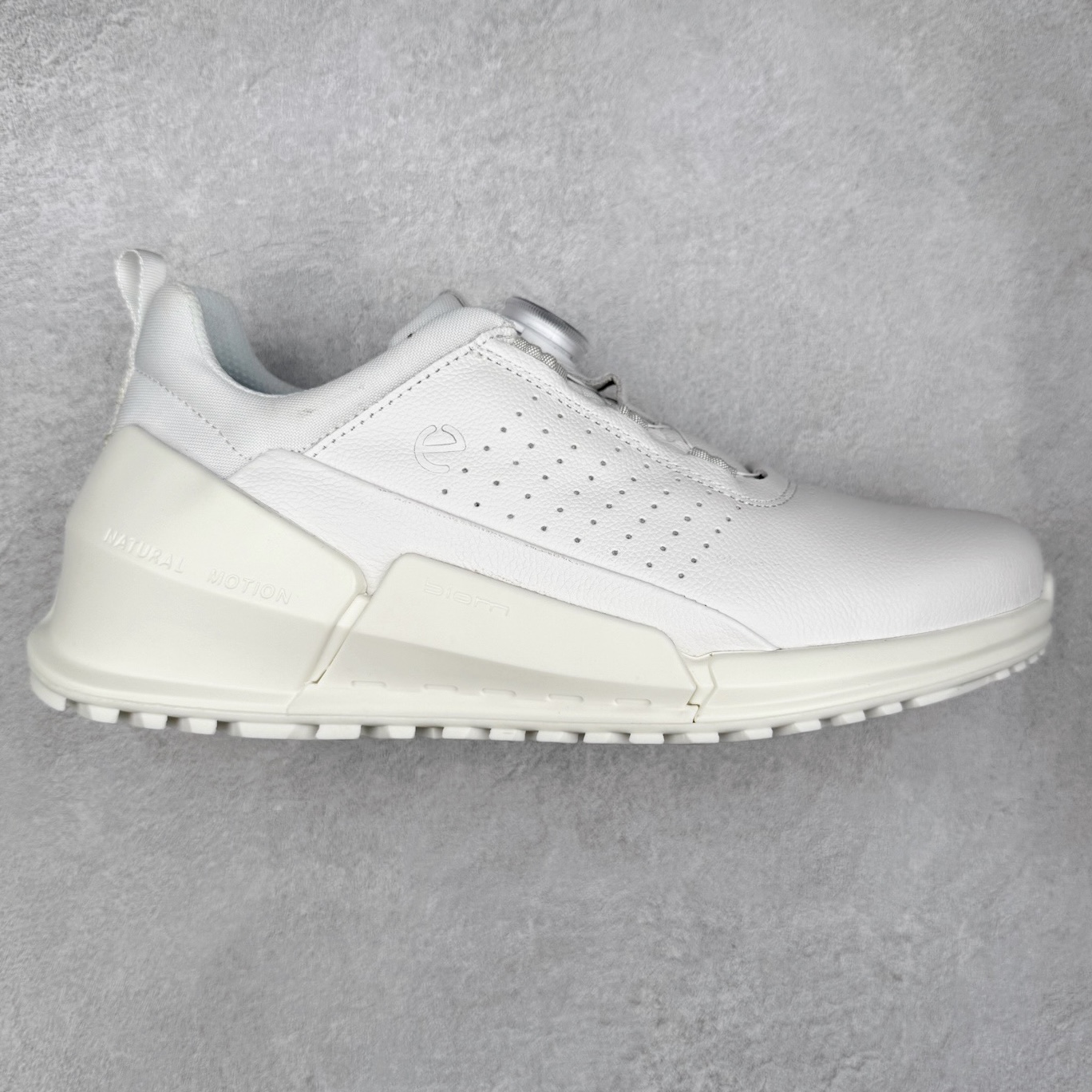 ECCO爱步健身男鞋 2023秋新款BIOM缓震舒适慢跑鞋 健步2.0 系列黄景瑜同款 城市运动鞋 GORE-TEX防水技术结合了优化的透气性和潮湿性天气防护的功能 直接注塑工艺连接鞋面与鞋底 一体成型,合脚耐穿 BIOM自然律动科技,令双足自然平行落地 长效缓震,带来裸足运动体验 橡胶大底,抓地力强,具有良好的防滑耐磨性 缓震透气 适跑畅练 尺码:39 40 41 42 43 44(正常码)-选品中心