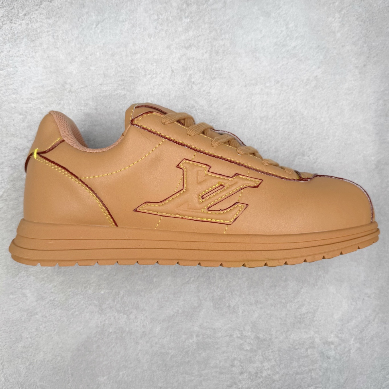 LOUIS VUITTON x Nigo Lv 联名款 FW25 Buttersoft 牛皮革羊皮革 图案压纹 圆头系带 低帮 生活休闲鞋 尺码：35 36 37 38 39 40 41 42 43 44 45-选品中心