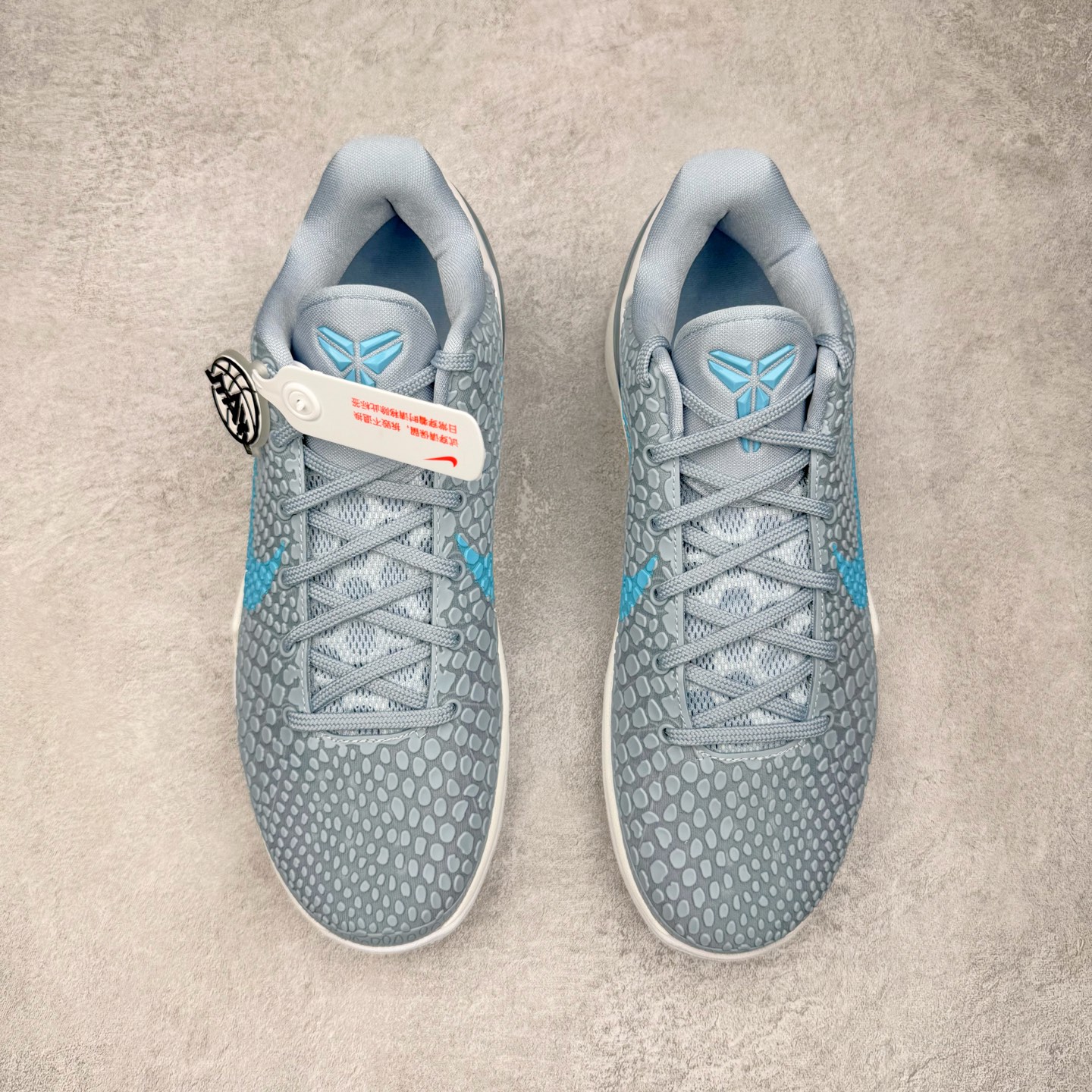 图片[2]-＃灭世海外版 NK Zoom Kobe 6 Protro 科比六代 克拉克北卡蓝 IO3672-400 纯原海外版气垫品质吊打各路纯原 气压➕耐久双重保障 前掌ZOOM TURBO➕后掌马蹄Zoom 后掌澎湃脚感无出其右 全套冲刀改版 鞋型还原度95% 宽脚选手必入货品 鞋头2.5mm上翘空间 不挤脚 完美释放脚趾活动空间 正码正拍 脚型适配性 市场最强没有之一 鞋面工艺全新升级 100%对标正品 原厂聚氨酯蛇鳞 珠光密度同步正品 Swoosh喷漆工艺 还原度接近100% 全新后跟TPU模具 正确S型弧度 区分市场纯原（市场纯原采用公版模具 后跟TPU几乎无弧度）国产天花板橡胶配方 抓地力爆炸 海外口碑炸裂 鞋舌LOGO正确内嵌压印 原厂碳板 正确原盒 厚积薄发 王者归来 拒绝杀猪 拒绝套路 灭世纯原海外版科比系列 致力打造实战第一标杆 尺码：39-47.5 全新模具 正码正拍-选品中心