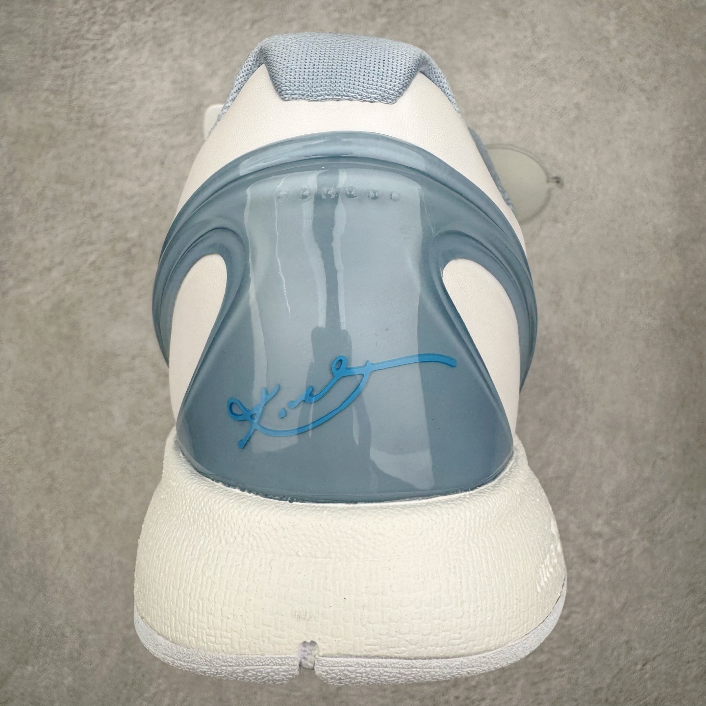 图片[8]-＃灭世海外版 NK Zoom Kobe 6 Protro 科比六代 克拉克北卡蓝 IO3672-400 纯原海外版气垫品质吊打各路纯原 气压➕耐久双重保障 前掌ZOOM TURBO➕后掌马蹄Zoom 后掌澎湃脚感无出其右 全套冲刀改版 鞋型还原度95% 宽脚选手必入货品 鞋头2.5mm上翘空间 不挤脚 完美释放脚趾活动空间 正码正拍 脚型适配性 市场最强没有之一 鞋面工艺全新升级 100%对标正品 原厂聚氨酯蛇鳞 珠光密度同步正品 Swoosh喷漆工艺 还原度接近100% 全新后跟TPU模具 正确S型弧度 区分市场纯原（市场纯原采用公版模具 后跟TPU几乎无弧度）国产天花板橡胶配方 抓地力爆炸 海外口碑炸裂 鞋舌LOGO正确内嵌压印 原厂碳板 正确原盒 厚积薄发 王者归来 拒绝杀猪 拒绝套路 灭世纯原海外版科比系列 致力打造实战第一标杆 尺码：39-47.5 全新模具 正码正拍-选品中心