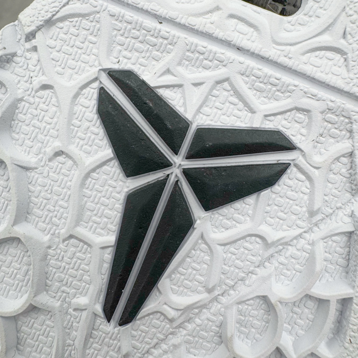 图片[21]-＃灭世海外版 NK Zoom Kobe 6 Protro 科比六代 克拉克北卡蓝 IO3672-400 纯原海外版气垫品质吊打各路纯原 气压➕耐久双重保障 前掌ZOOM TURBO➕后掌马蹄Zoom 后掌澎湃脚感无出其右 全套冲刀改版 鞋型还原度95% 宽脚选手必入货品 鞋头2.5mm上翘空间 不挤脚 完美释放脚趾活动空间 正码正拍 脚型适配性 市场最强没有之一 鞋面工艺全新升级 100%对标正品 原厂聚氨酯蛇鳞 珠光密度同步正品 Swoosh喷漆工艺 还原度接近100% 全新后跟TPU模具 正确S型弧度 区分市场纯原（市场纯原采用公版模具 后跟TPU几乎无弧度）国产天花板橡胶配方 抓地力爆炸 海外口碑炸裂 鞋舌LOGO正确内嵌压印 原厂碳板 正确原盒 厚积薄发 王者归来 拒绝杀猪 拒绝套路 灭世纯原海外版科比系列 致力打造实战第一标杆 尺码：39-47.5 全新模具 正码正拍-选品中心