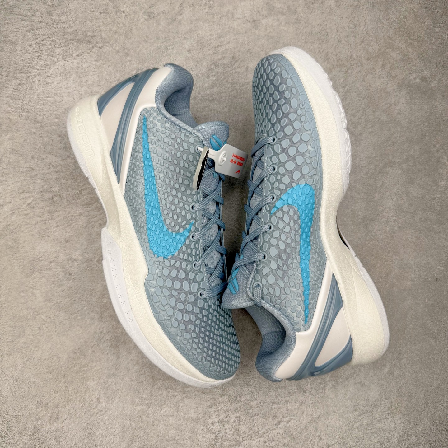 图片[3]-＃灭世海外版 NK Zoom Kobe 6 Protro 科比六代 克拉克北卡蓝 IO3672-400 纯原海外版气垫品质吊打各路纯原 气压➕耐久双重保障 前掌ZOOM TURBO➕后掌马蹄Zoom 后掌澎湃脚感无出其右 全套冲刀改版 鞋型还原度95% 宽脚选手必入货品 鞋头2.5mm上翘空间 不挤脚 完美释放脚趾活动空间 正码正拍 脚型适配性 市场最强没有之一 鞋面工艺全新升级 100%对标正品 原厂聚氨酯蛇鳞 珠光密度同步正品 Swoosh喷漆工艺 还原度接近100% 全新后跟TPU模具 正确S型弧度 区分市场纯原（市场纯原采用公版模具 后跟TPU几乎无弧度）国产天花板橡胶配方 抓地力爆炸 海外口碑炸裂 鞋舌LOGO正确内嵌压印 原厂碳板 正确原盒 厚积薄发 王者归来 拒绝杀猪 拒绝套路 灭世纯原海外版科比系列 致力打造实战第一标杆 尺码：39-47.5 全新模具 正码正拍-选品中心