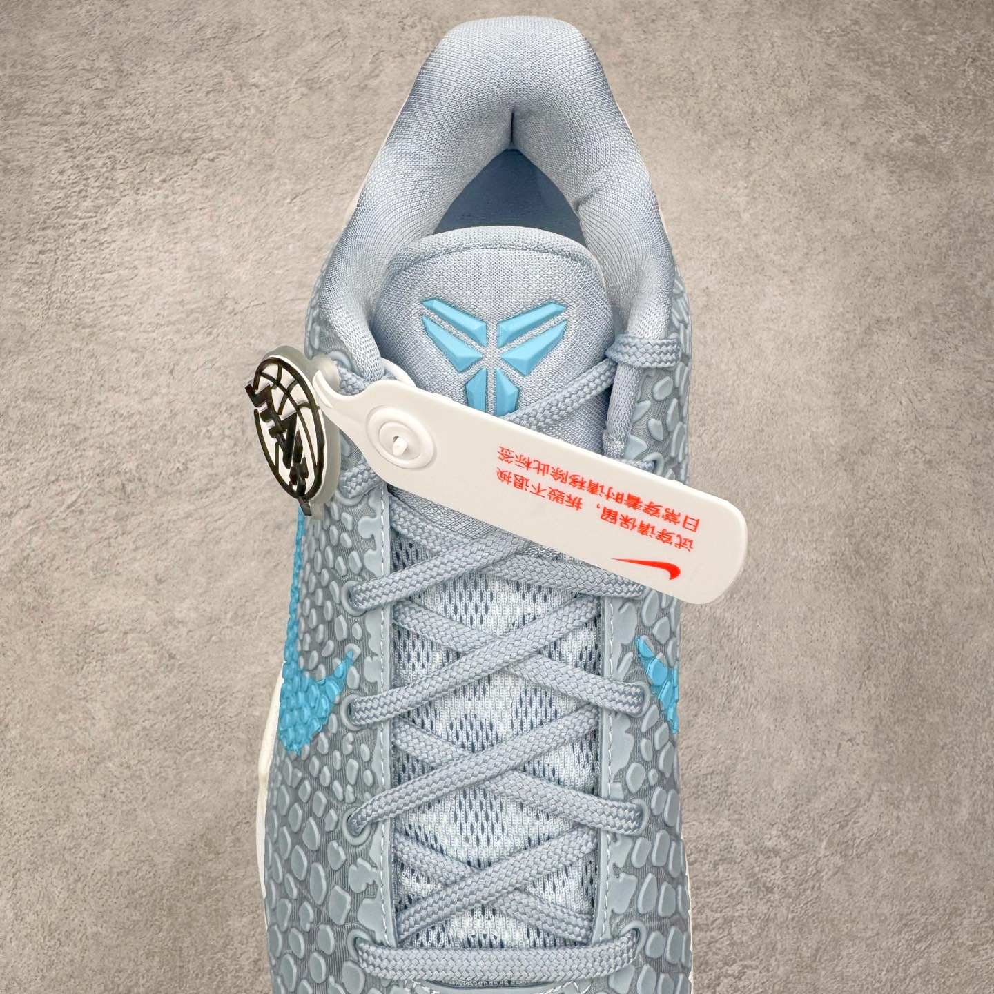 图片[5]-＃灭世海外版 NK Zoom Kobe 6 Protro 科比六代 克拉克北卡蓝 IO3672-400 纯原海外版气垫品质吊打各路纯原 气压➕耐久双重保障 前掌ZOOM TURBO➕后掌马蹄Zoom 后掌澎湃脚感无出其右 全套冲刀改版 鞋型还原度95% 宽脚选手必入货品 鞋头2.5mm上翘空间 不挤脚 完美释放脚趾活动空间 正码正拍 脚型适配性 市场最强没有之一 鞋面工艺全新升级 100%对标正品 原厂聚氨酯蛇鳞 珠光密度同步正品 Swoosh喷漆工艺 还原度接近100% 全新后跟TPU模具 正确S型弧度 区分市场纯原（市场纯原采用公版模具 后跟TPU几乎无弧度）国产天花板橡胶配方 抓地力爆炸 海外口碑炸裂 鞋舌LOGO正确内嵌压印 原厂碳板 正确原盒 厚积薄发 王者归来 拒绝杀猪 拒绝套路 灭世纯原海外版科比系列 致力打造实战第一标杆 尺码：39-47.5 全新模具 正码正拍-选品中心