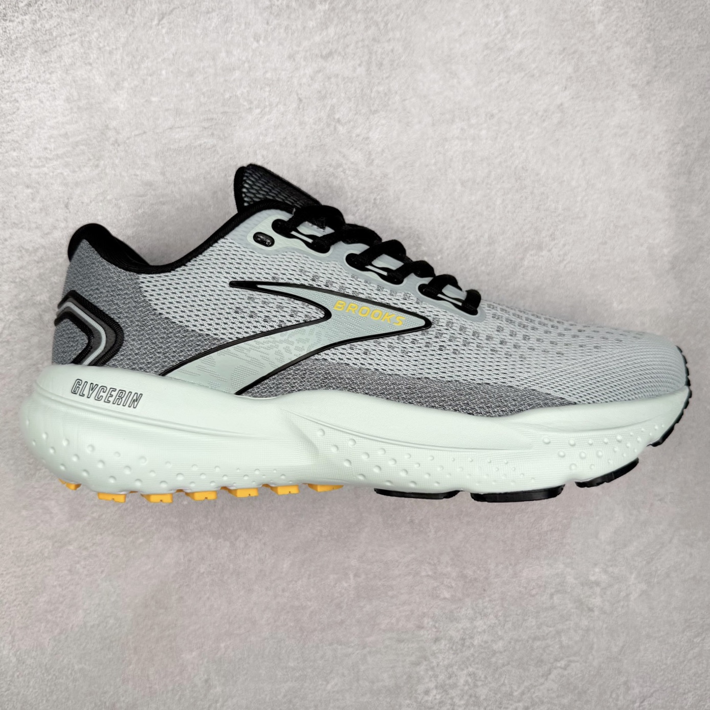 Brooks布鲁克斯 Glycerin 21 舒适时尚防滑透气低帮休闲跑步鞋 实拍调校N版已经零色差零失真 百分百还原实物色彩所见即所得 不存在货不对板色差等低级问题 选购参考实物拍摄 不混卖不参货 只用心做好货严格选品 承诺混一赔十 尺码：36 36.5 37.5 38 38.5 39 40 40.5 41 42 42.5 43 44 44.5 45-选品中心