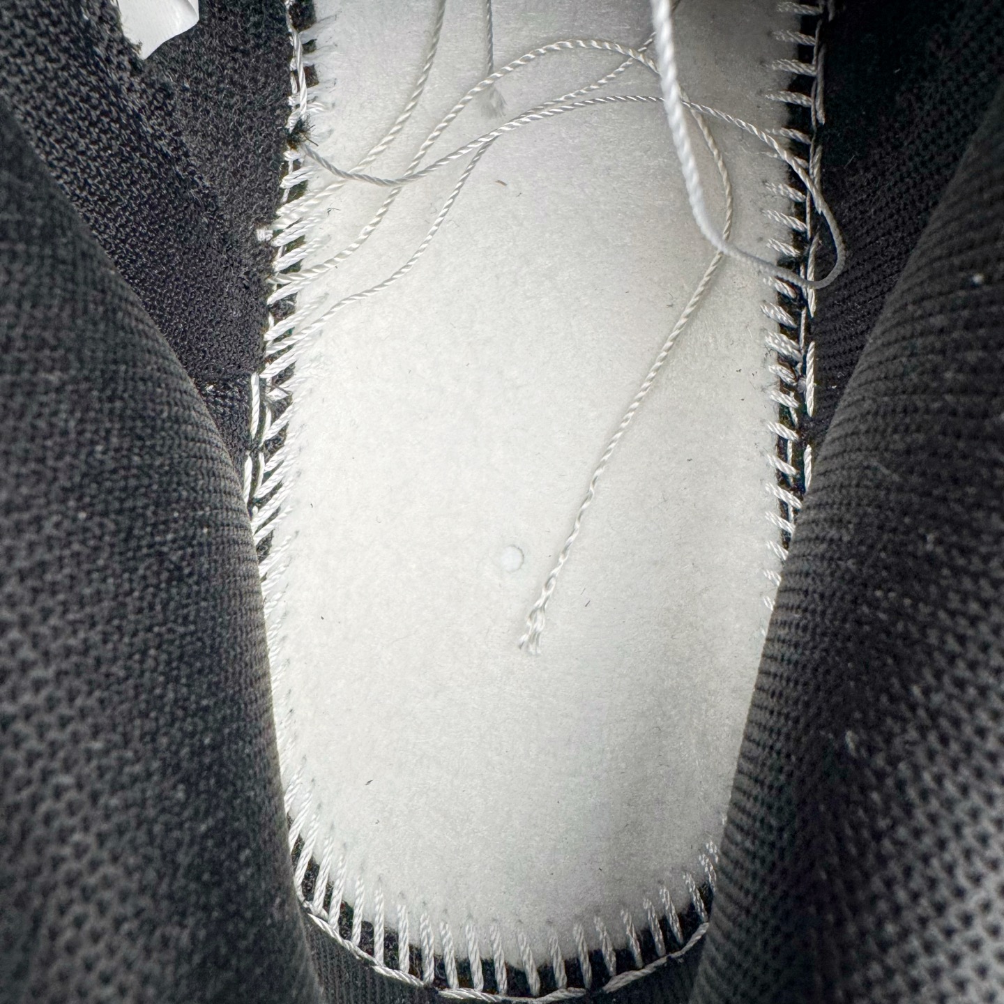 图片[10]-＃YC纯原 NK Dunk Low 黑莓粉黛 BP0518-093 当极简黑白遇见悸动粉黛，经典轮廓化身甜酷宣言，一抹温柔粉黛跃上Swoosh，如黑莓丛中绽开的绯色浪漫，甜酷交织，瞬间点亮视觉焦点。侧身「Remake」铭刻叛逆诗意，让经典重生为专属你的风格符号。从晨间咖啡馆到霓虹夜街头，以脚步书写浪漫叙事，穿搭自显高级存在感。定制系列天花板 无原鞋不开发 全系列得物原鞋一比一校对开发 配色持续更新中 终端对接 优势输出 全套原厂楦头原纸板数据档案倾力打造 原汁原味莞产 极致还原 圈内最强针车工艺 高端零售指定版 广东原厂配套原盒原标 鞋盒分三个尺码段 原厂冲刀 超高清洁度 全鞋零毛边皮料切割 采用原厂百宏鞋带以及原厂百宏织唛舌标 内标可供原厂几率过验 进口原装条纹中底布 四线拉帮白色点胶 原厂拉帮手法遵循公司 原厂电绣 极致还原 尺码：36 36.5 37.5 38 38.5 39 40 40.5 41 42 42.5 43 44 44.5 45 46-选品中心