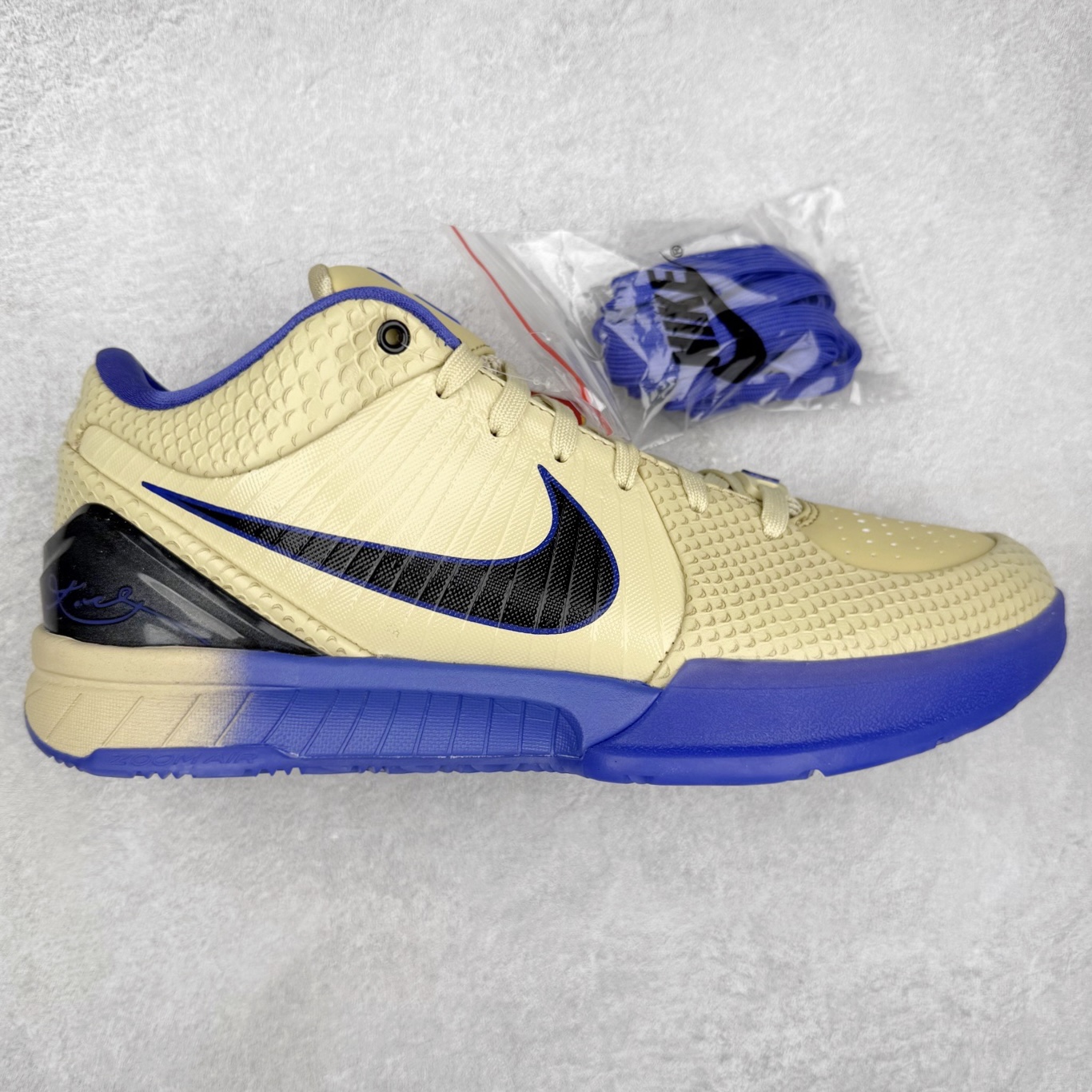 ＃S2纯原 NK Zoom Kobe 4 科比四代 金黑紫 IM2532-701 原厂高压 Zoom Turbo气垫➕后掌EVA缓震 实战配置直接拉满 原楦纸板开发 鞋身流线型、后跟塑形 区分土肥圆 原档数据3D打印 鞋面细节匹配原版 全身鞋材卡料色独家定制 唯一正确喷漆 SWOOSH NK专利Flyknit飞线科技 给予鞋身足够抗扭矩力 真实底模最大48.5 实战利器 专供海外市场 尺码：40 40.5 41 42 42.5 43 44 44.5 45 46 47.5 48.5 （脚宽、脚胖 建议买大半码）-选品中心