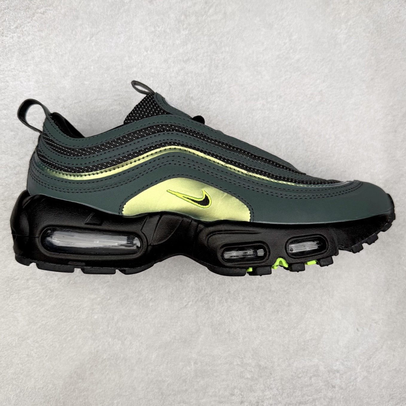 Division Street x NK Air Max 95/97 “Storm” PE 舒适百搭低帮气垫篮球鞋 男女同款 II1711-900 实拍调校N版已经零色差零失真 百分百还原实物色彩所见即所得 不存在货不对板色差等低级问题 选购参考实物拍摄 不混卖不参货 只用心做好货严格选品 承诺混一赔十 尺码：36 36.5 37.5 38 38.5 39 40 40.5 41 42 42.5 43 44 44.5 45-选品中心