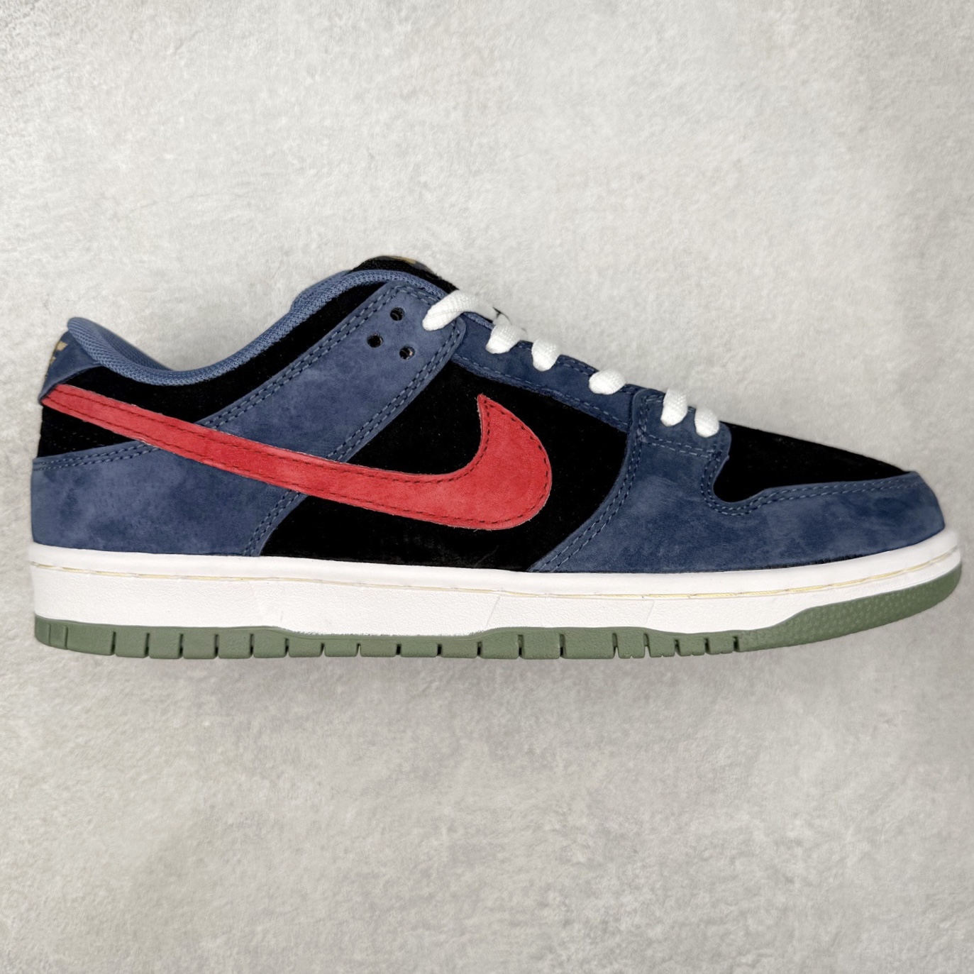 NK SB Dunk Low HF3063-002 极限压缩利润空间 超乎所想的高性价比 用料绝不含糊 原盒原配 正确耐磨橡胶大底 超高清洁度 全鞋零毛边皮料切割 全套原楦原模倾力打造完美版型 尺码：36 36.5 37.5 38 38.5 39 40 40.5 41 42 42.5 43 44 44.5 45 46-选品中心