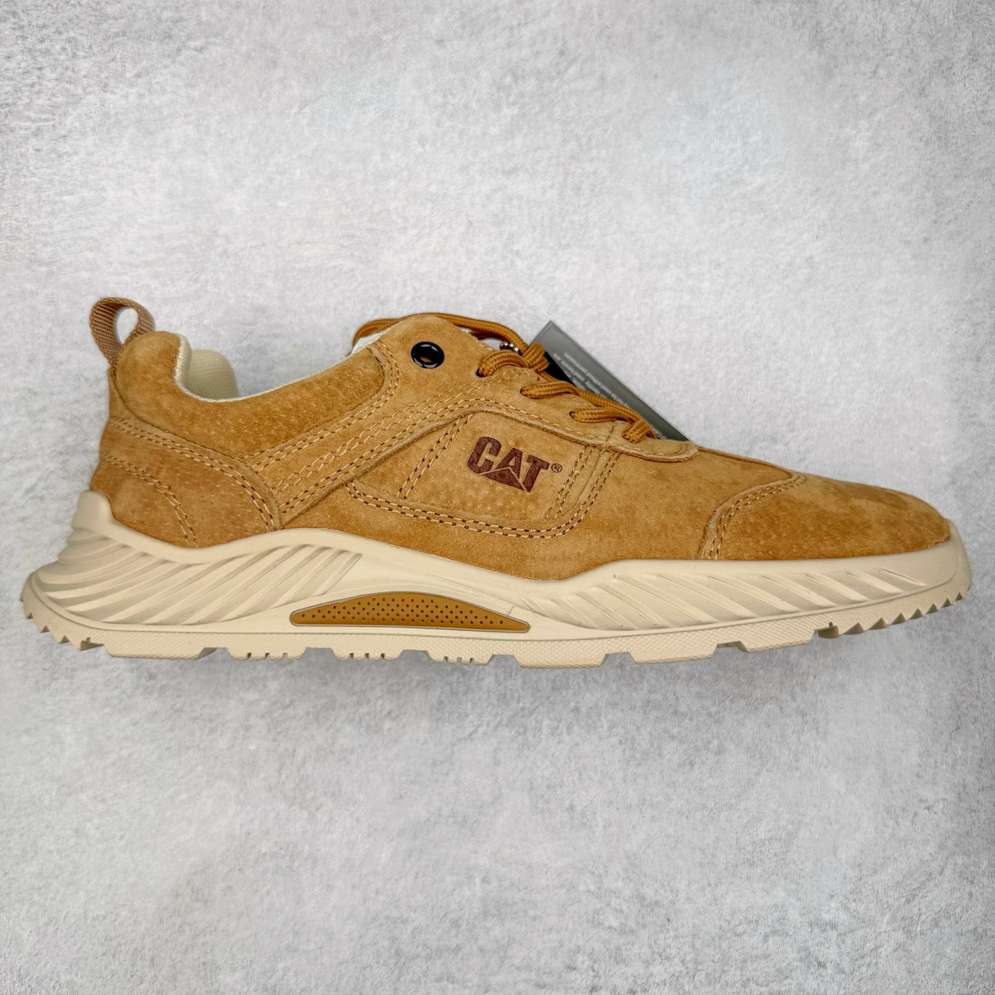 CAT/卡特 硬汉推土机品牌 Tramp Hike Low 户外休闲低帮男鞋 广东中山代工厂原产楦型 台产耐磨麂皮材质# 手工缝线固特异缝制工艺# 轻量柔韧橡胶防滑大底# 正确原盒包装吊牌# 完全还原ZP工艺❗徒步旅行者百搭休闲旅游休闲鞋 全套官网统一包装 今年冬季防寒户外专用 日常随意搭配 型男必备 尺码:39 40 41 42 43 44-选品中心