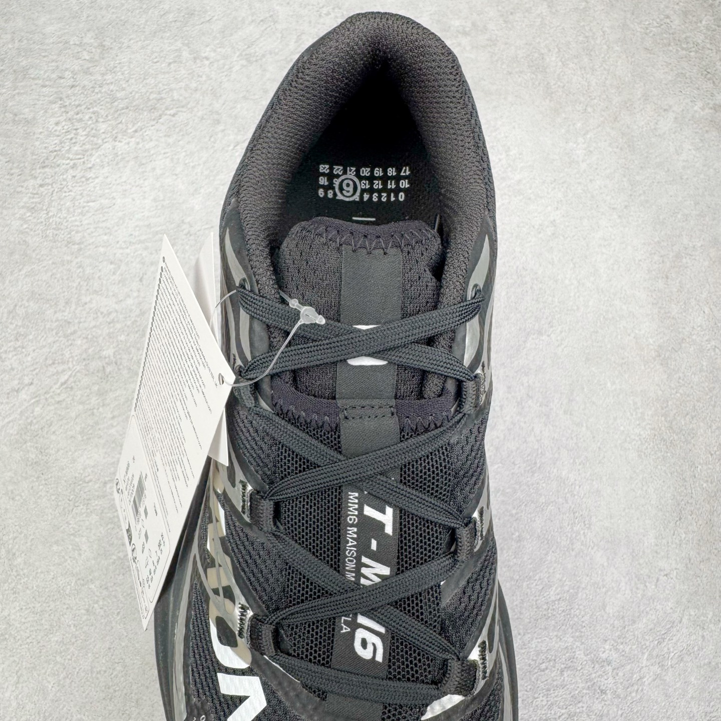 图片[5]-＃GX/绿X MM6 Maison Margiela x SALOMON XT-6 萨洛蒙联名系列低帮城市越野机能透气休闲运动鞋 鞋舌处附有迷你网眼袋收纳鞋绳以及下方的多色 Logo 标签 接着搭载奶油色 ACS 技术中底以及金色 TPU 塑料部件提升鞋款耐用性 中底与鞋面之间饰有海蓝色条状细节有效增添鞋款层次 最后应用黑色 Contragrip Chevron 外底完成鞋款设计 这次配色颇为高调 两款配色均以绚丽的渐变设计呈现 一款以粉紫渐变主打 另一款以黄绿渐变呈现 视觉效果相当吸睛 鞋面的使用玻璃纤维覆盖物加固 并通过细绳扣系带系统进行锁定 Salomon 的品牌logo 出现在脚后跟和前掌部位 中底虽然偏薄 但非常耐用 与模压塑料ACS 框架以及致密AC2 Muscle 鞋底单元结合 能够提供出色的支撑力和缓冲性 尺码：36 36.5 37.5 38 38.5 39 40 40.5 41 42 42.5 43 44 44.5 45 46.5-选品中心