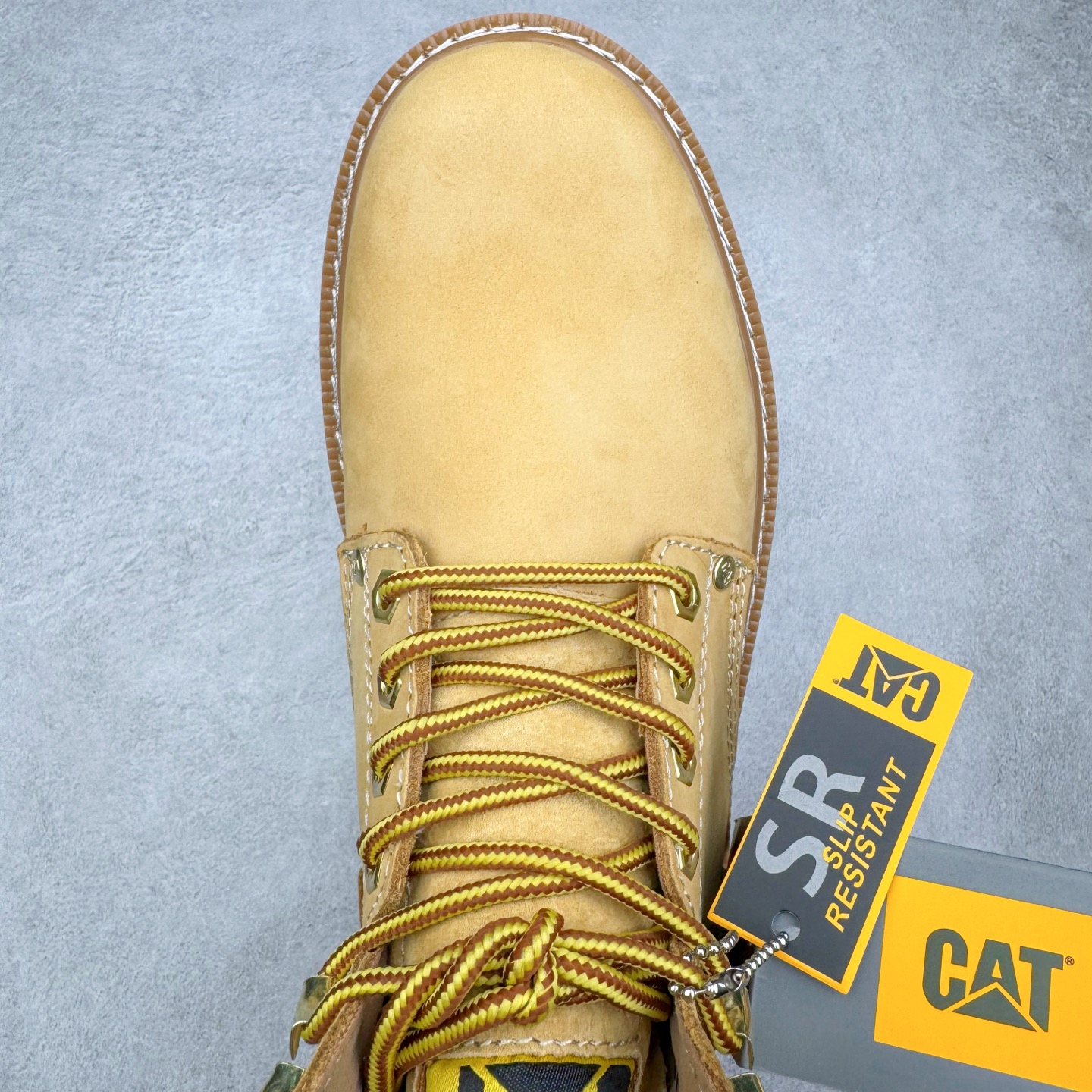图片[4]-CAT卡特经典百搭户外休闲工装靴水晶底系列 官网常年主打款 历年经典热销 堪称正品复印全新出炉 工艺品质基本无法辨别出真假 专为高端海淘代购客户准备 此款每年销量爆炸 由于纯手工机打走线 做工极其复杂 在保证品质的情况下 工厂产量有限 基本上供不应求永不开胶技术 五金 皮质材料 橡胶水晶大底 各处小细节只和正品对比 尺码：39-44（皮鞋码）-选品中心