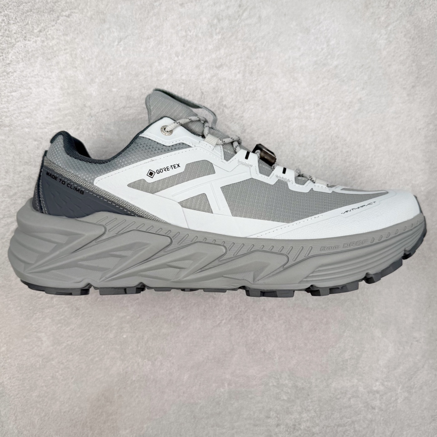 凯乐石 KAILAS 山行2代 GTX 25款舒适缓冲徒步 织物TPU减震防滑透气包裹性轻便低帮超强抓地力越野跑步鞋 KAILAS凯乐石品牌是全球三大全系攀登品牌之一，于2003年创立于中国广州，致力于为有攀登梦想的户外运动员及爱好者，研发制造功能性专业装备，满足他们在极限环境下安全舒适的需求，凯乐石专注于科技面料的开发及专业功能设计，产品线覆盖登山、攀岩、徒步、越野跑山、露营、旅行等多项户外运动，通过运动员的测试反馈，不断进化迭代，产品荣获国内外大奖71座，发明专利21个，更突破性的自主研发攀登器械，打造出中国的攀登硬实力。实拍调校N版已经零色差零失真 百分百还原实物色彩所见即所得 不存在货不对板色差等低级问题 选购参考实物拍摄 不混卖不参货 只用心做好货严格选品 承诺混一赔十 尺码：36 36.5 37.5 38 38.5 39 40 40.5 41 42 42.5 43 44 44.5 45-选品中心