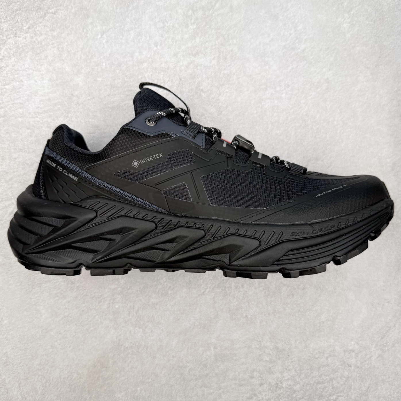 凯乐石 KAILAS 山行2代 GTX 25款舒适缓冲徒步 织物TPU减震防滑透气包裹性轻便低帮超强抓地力越野跑步鞋 KAILAS凯乐石品牌是全球三大全系攀登品牌之一，于2003年创立于中国广州，致力于为有攀登梦想的户外运动员及爱好者，研发制造功能性专业装备，满足他们在极限环境下安全舒适的需求，凯乐石专注于科技面料的开发及专业功能设计，产品线覆盖登山、攀岩、徒步、越野跑山、露营、旅行等多项户外运动，通过运动员的测试反馈，不断进化迭代，产品荣获国内外大奖71座，发明专利21个，更突破性的自主研发攀登器械，打造出中国的攀登硬实力。实拍调校N版已经零色差零失真 百分百还原实物色彩所见即所得 不存在货不对板色差等低级问题 选购参考实物拍摄 不混卖不参货 只用心做好货严格选品 承诺混一赔十 尺码：36 36.5 37.5 38 38.5 39 40 40.5 41 42 42.5 43 44 44.5 45-选品中心