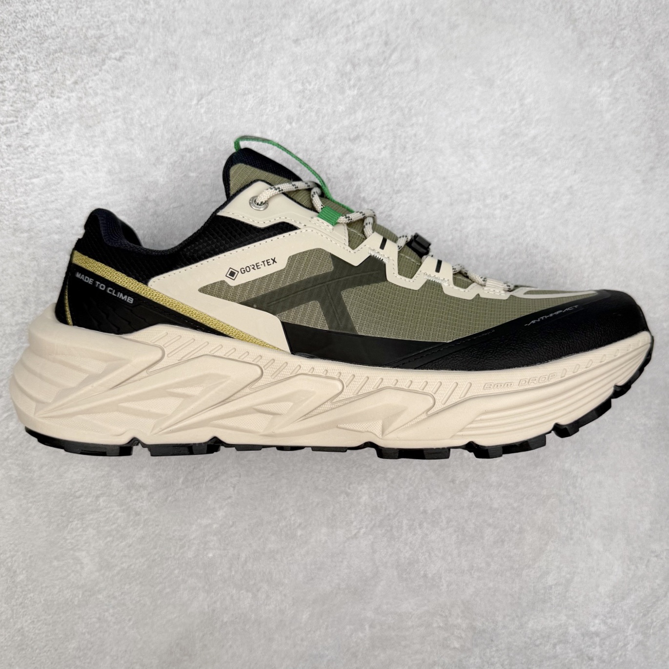 凯乐石 KAILAS 山行2代 GTX 25款舒适缓冲徒步 织物TPU减震防滑透气包裹性轻便低帮超强抓地力越野跑步鞋 KAILAS凯乐石品牌是全球三大全系攀登品牌之一，于2003年创立于中国广州，致力于为有攀登梦想的户外运动员及爱好者，研发制造功能性专业装备，满足他们在极限环境下安全舒适的需求，凯乐石专注于科技面料的开发及专业功能设计，产品线覆盖登山、攀岩、徒步、越野跑山、露营、旅行等多项户外运动，通过运动员的测试反馈，不断进化迭代，产品荣获国内外大奖71座，发明专利21个，更突破性的自主研发攀登器械，打造出中国的攀登硬实力。实拍调校N版已经零色差零失真 百分百还原实物色彩所见即所得 不存在货不对板色差等低级问题 选购参考实物拍摄 不混卖不参货 只用心做好货严格选品 承诺混一赔十 尺码：36 36.5 37.5 38 38.5 39 40 40.5 41 42 42.5 43 44 44.5 45-选品中心