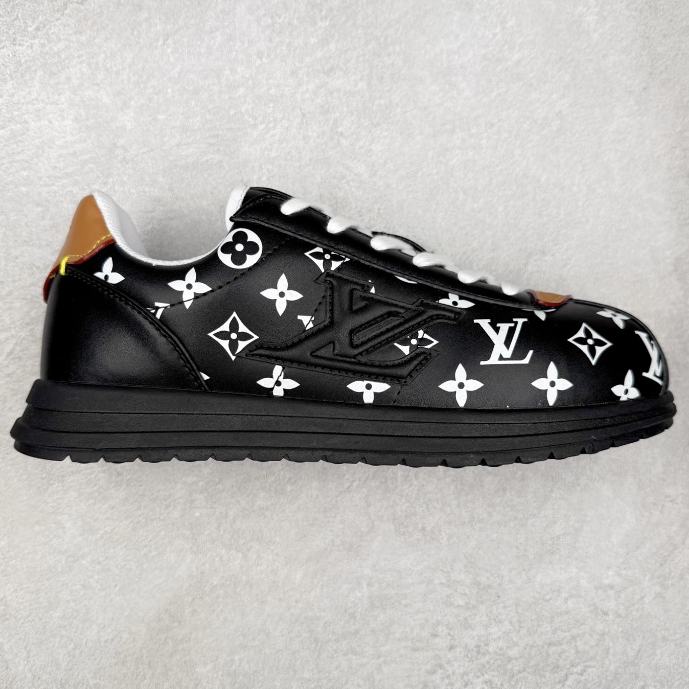 LOUIS VUITTON x Nigo Lv 联名款 FW25 Buttersoft 牛皮革羊皮革 图案压纹 圆头系带 低帮 生活休闲鞋 尺码:35 36 37 38 39 40 41 42 43 44 45-选品中心