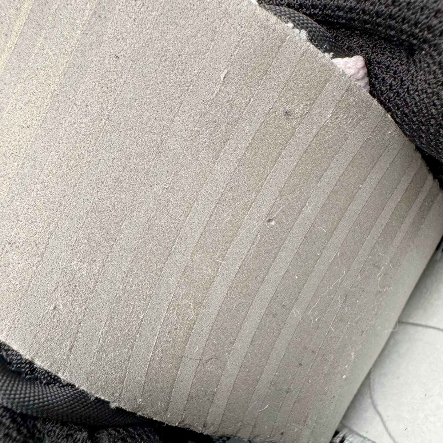 图片[11]-＃YC纯原 NK Dunk Low 樱花白桃 DD1391-100 此款以春日樱花为灵感，将樱花的柔粉与白桃的清甜融入设计。鞋身以淡粉为主调，如初绽樱瓣细腻柔软；黑色Swoosh利落勾勒轮廓，甜碰撞出甜酷交织的视觉张力。后跟点缀手写风\\\”Berry\\\”与爱心细节，似一句俏皮密语，为整体设计注入灵动巧思。定制系列天花板 无原鞋不开发 全系列得物原鞋一比一校对开发 配色持续更新中 终端对接 优势输出 全套原厂楦头原纸板数据档案倾力打造 原汁原味莞产 极致还原 圈内最强针车工艺 高端零售指定版 广东原厂配套原盒原标 鞋盒分三个尺码段 原厂冲刀 超高清洁度 全鞋零毛边皮料切割 采用原厂百宏鞋带以及原厂百宏织唛舌标 内标可供原厂几率过验 进口原装条纹中底布 四线拉帮白色点胶 原厂拉帮手法遵循公司 原厂电绣 极致还原 尺码：36 36.5 37.5 38 38.5 39 40 40.5 41 42 42.5 43 44 44.5 45 46-选品中心