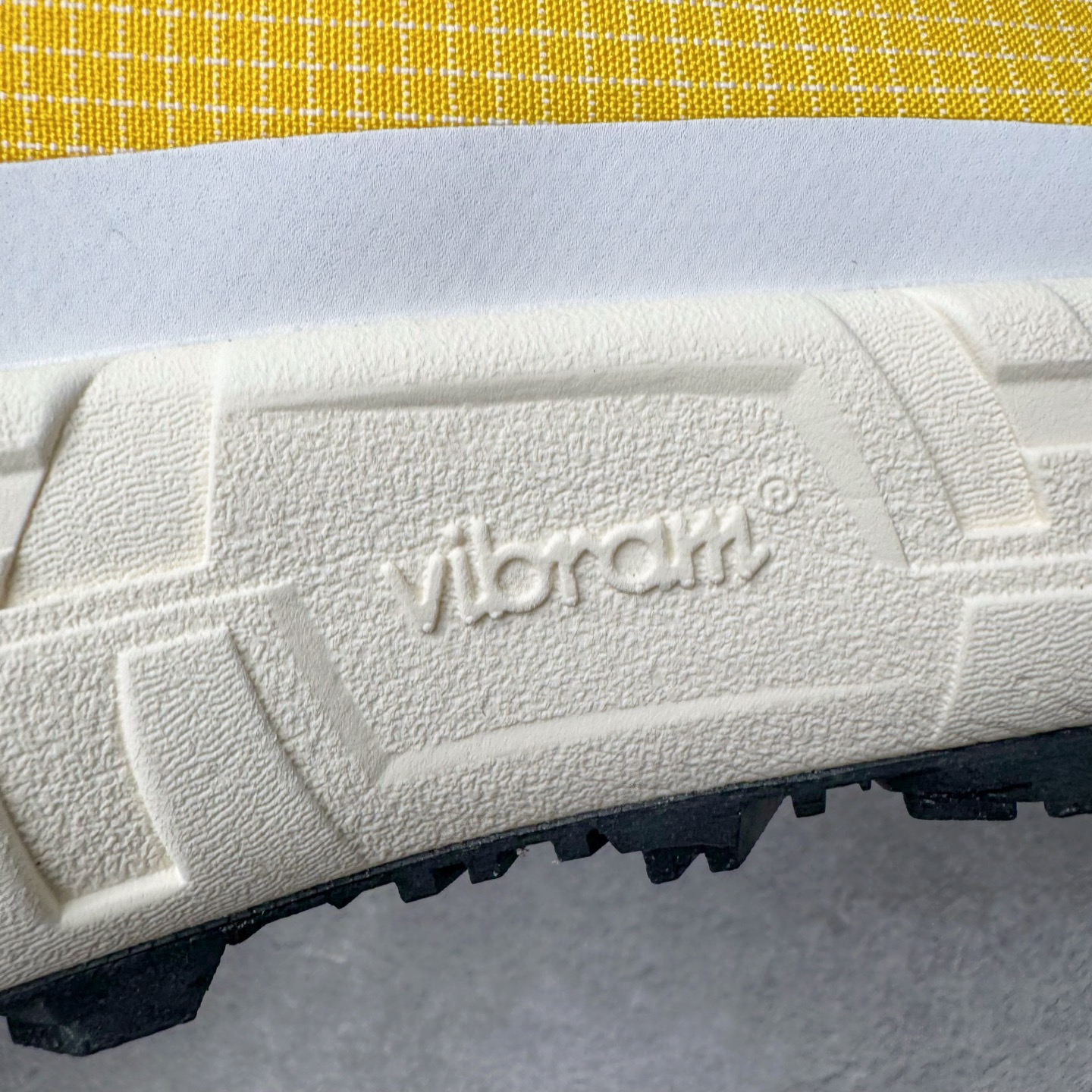 图片[20]-＃纯原 NORDA 001 G+ 轻便户外运动舒适防滑耐磨低帮跑步鞋 Norda是一个来自加拿大的品牌，由两位越野跑者Nicholas Martire 和Willamina Martire夫妇联合其他两位合作者创立，旨在打造全球最佳的越野跑鞋。在品牌正式成立之前，他们邀请了运动员、艺术家和材料专家，共同讨论如何塑造这个全新的品牌。最终，Norda品牌在2020年正式成立，但他们的第一双鞋子Norda001直到2022年1月才发布。在品牌成立的三年里，Norda总共只推出了两款跑鞋，但在配色和其他品牌的合作上却频频发力。包括Zegna、Ciele和Satisfy等跑步圈里的当红品牌，都进行了联名。Zegna更是在今年年初收购了一部分Norda的股份，并宣称将会在未来投入更多资金支持品牌的发展。尺码：36 36.5 37.5 38 38.5 39 40 40.5 41 42 42.5 43 44 44.5 45 46-选品中心