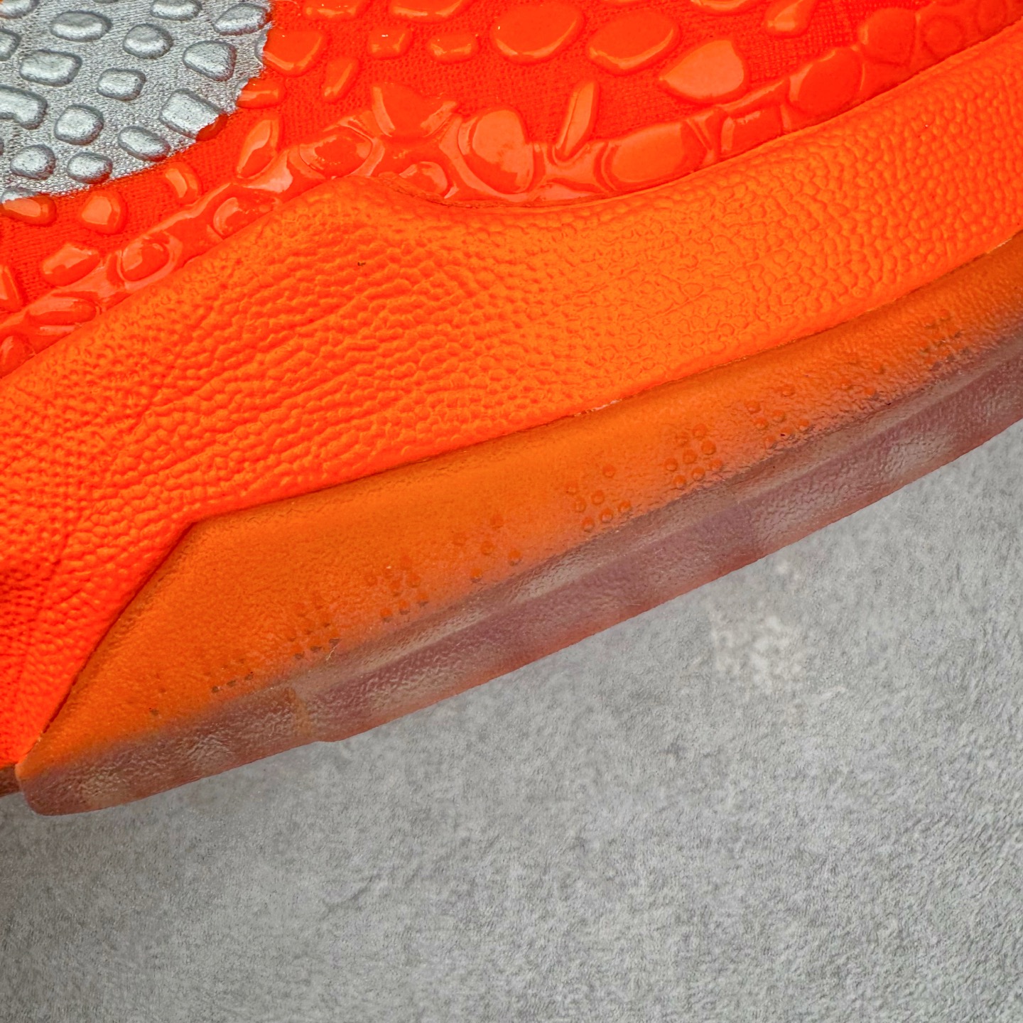 图片[16]-＃BS纯原 NK Zoom Kobe 6 Protro 科比六代 橙银色 IH1871-800 圈内顶级批次 完美复刻公司货 前掌超大Zoom Turbo气垫 后掌EVA缓震 真正的原汁原味 还原ZP脚感 全身鞋材卡料色独家定制 唯一正确喷漆工艺Swoosh 正确凹凸蛇鳞工艺 正确鞋面渐变效果 内全置真动飞态线 独立原厂模具 最大尺码达到48.5码 首批不拼图大几率过验 亲测已过 支持各种高强度实战 无需担心 上脚价 补货周期极长 脚宽建议买大半码 科比系列前掌偏窄 不影响二次销售 支持七天无理由退换 尺码：40 40.5 41 42 42.5 43 44 44.5 45 45.5 46 47.5 48.5-选品中心